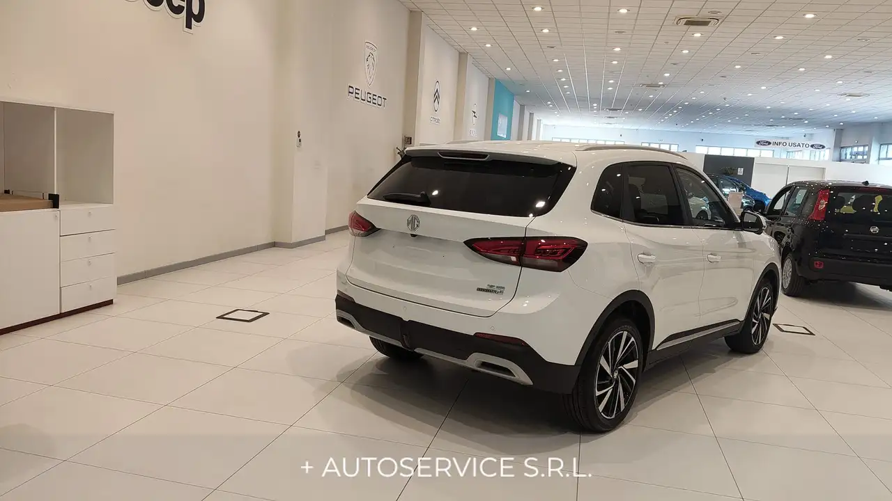 MG ZS 1.5 Hybrid+ Luxury 17