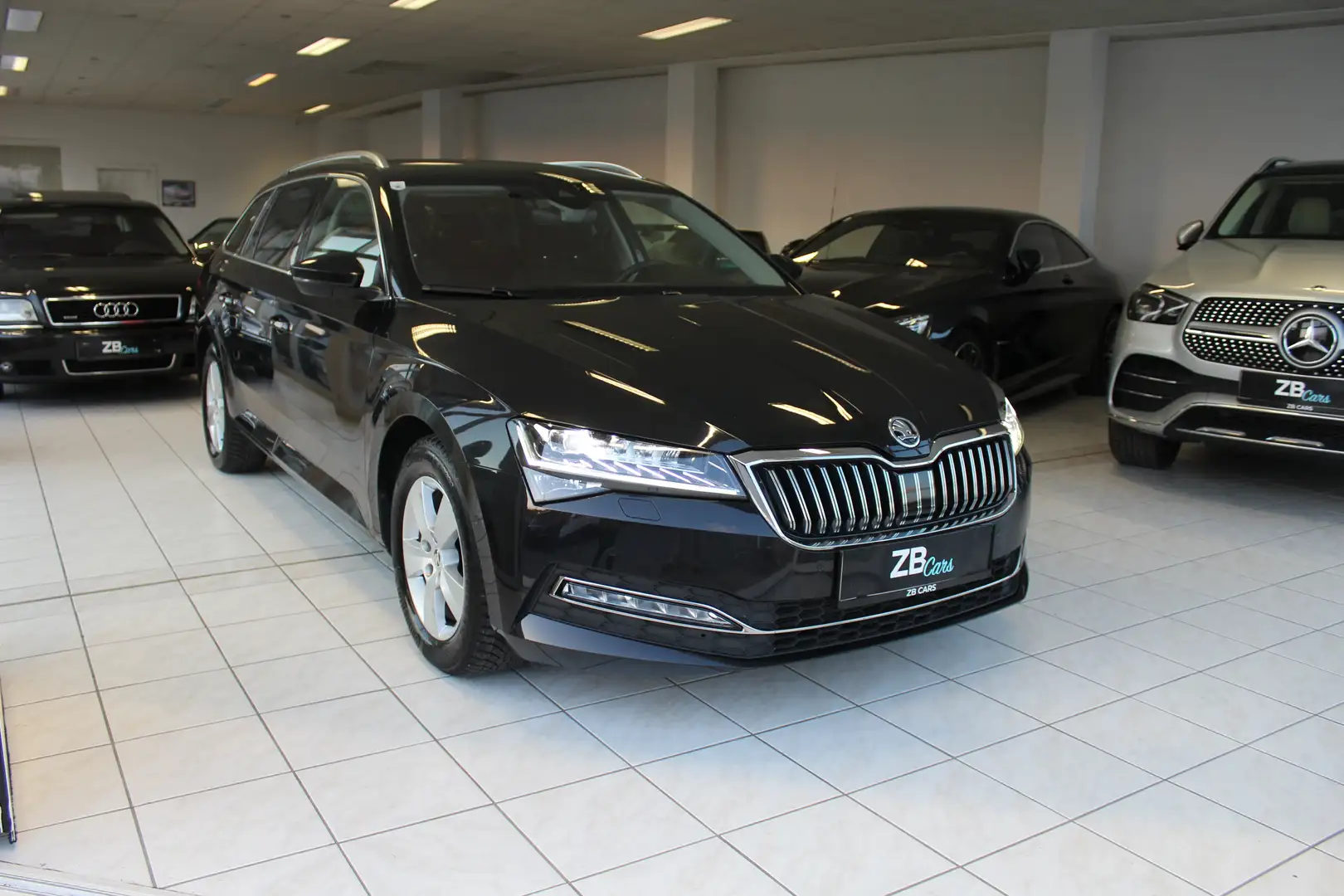 Skoda Superb 2.0 TDI Style // MwSt. // LED // NAVI // ACC Schwarz - 1