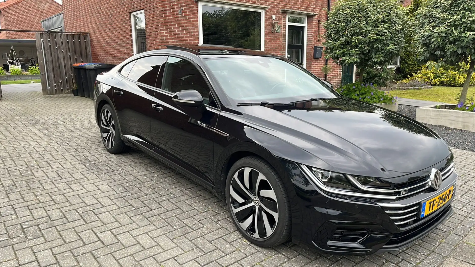 Volkswagen Arteon Arteon 1.5 TSI Business R Zwart - 1