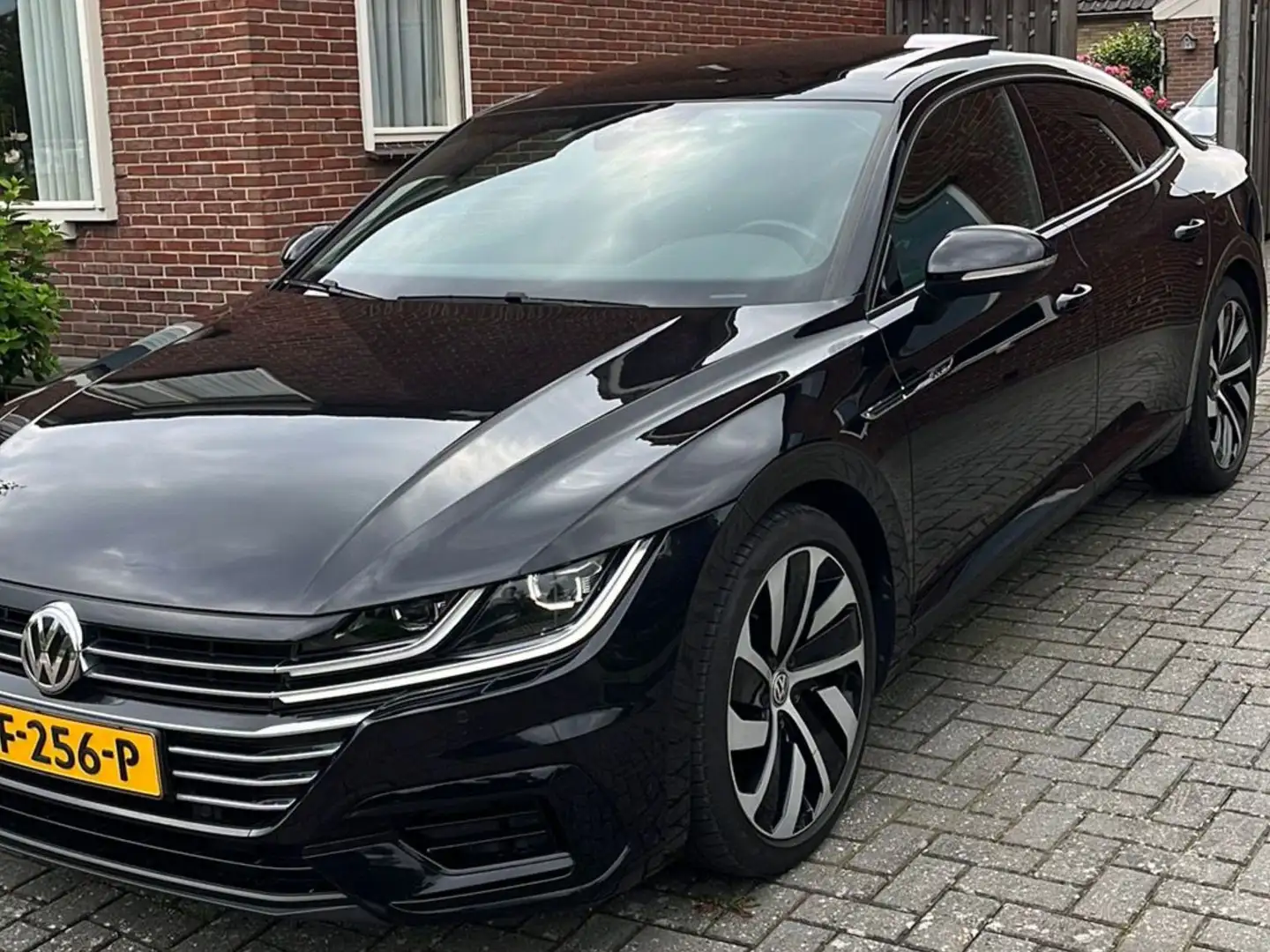 Volkswagen Arteon Arteon 1.5 TSI Business R Zwart - 2