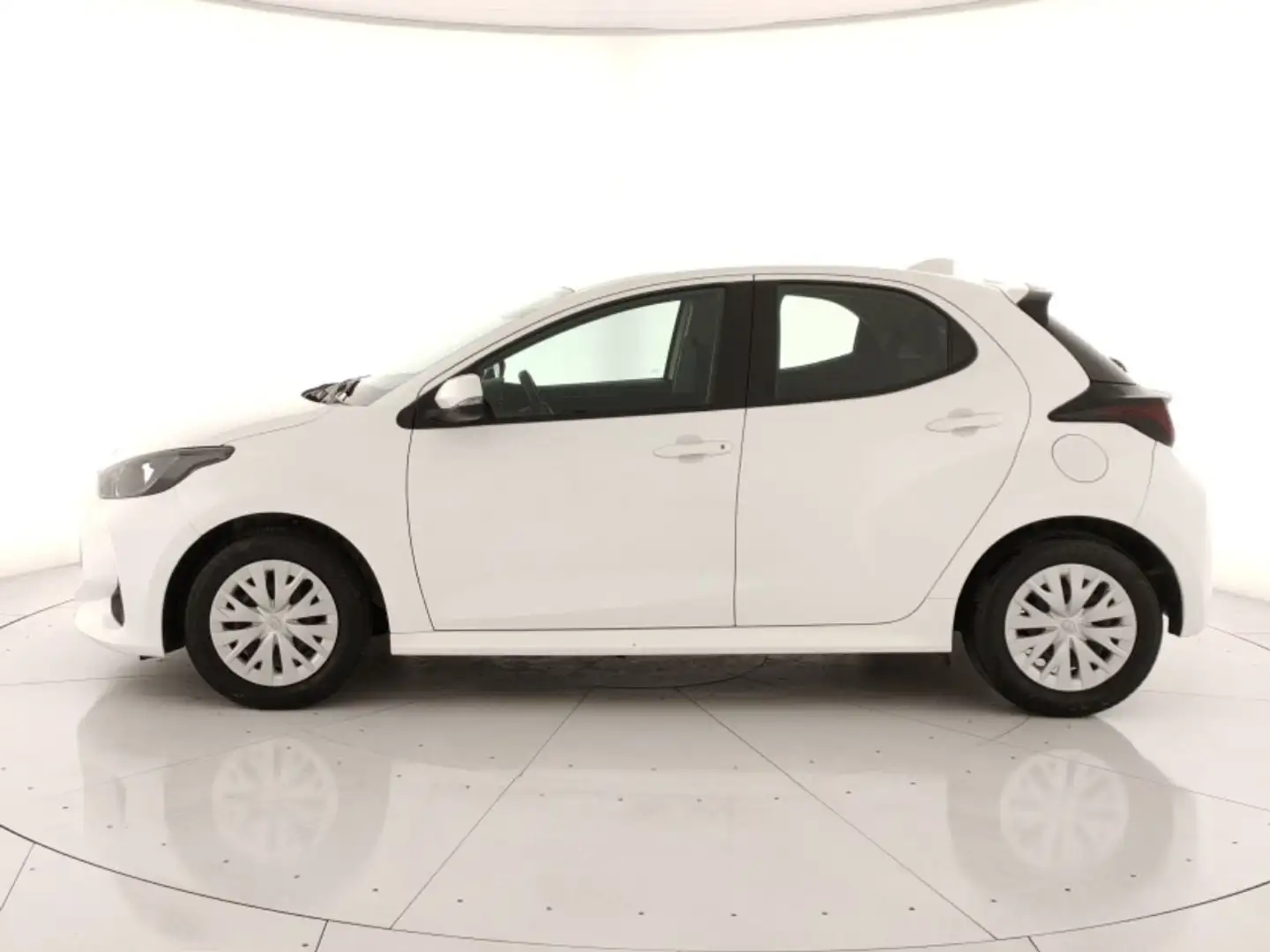 Toyota Yaris 1.0 Active Bianco - 2