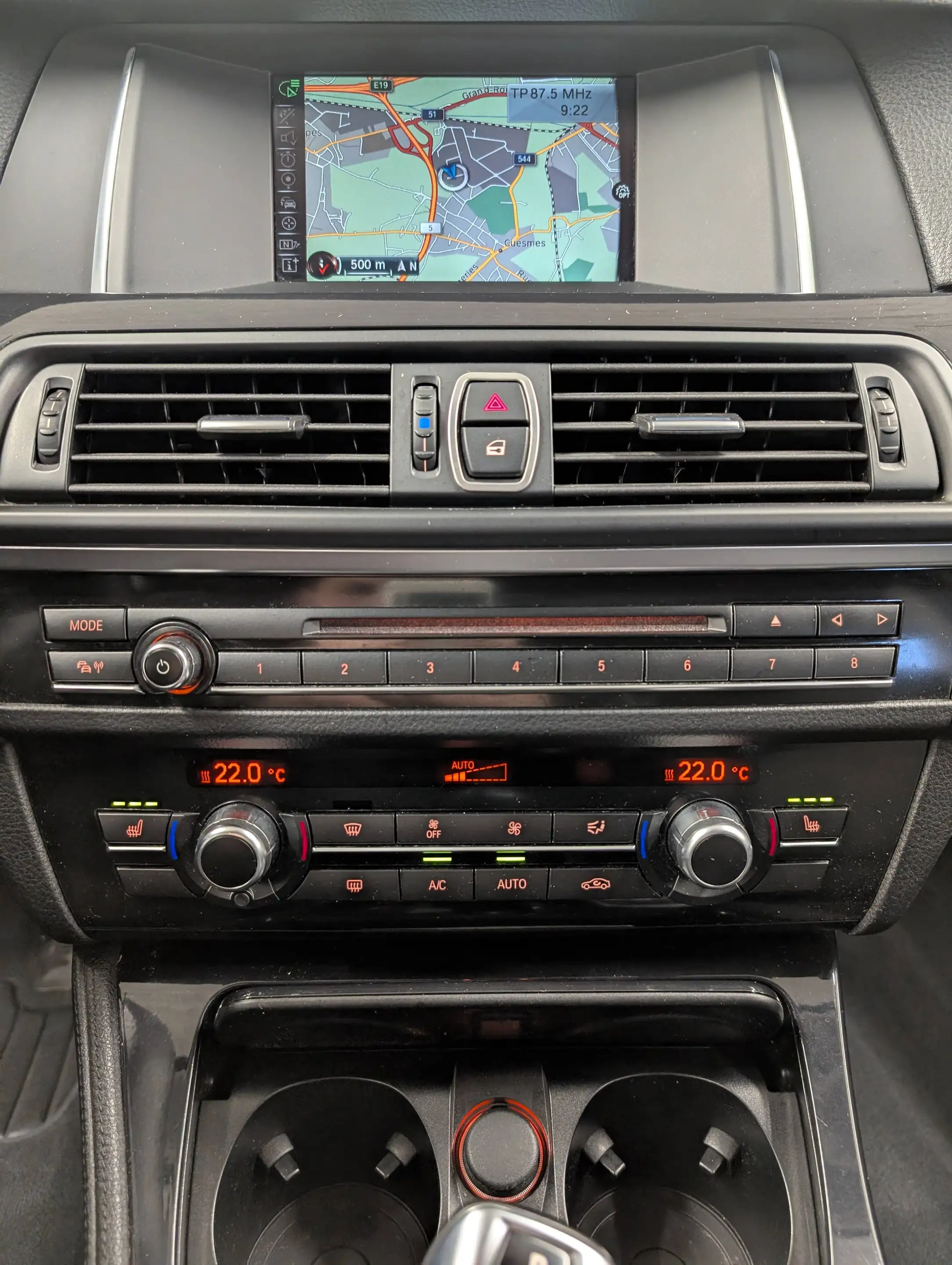 BMW 518 dA Berline **CUIR-FULL LED-NAVI-PARKING-ATTELAGE** — photo 10