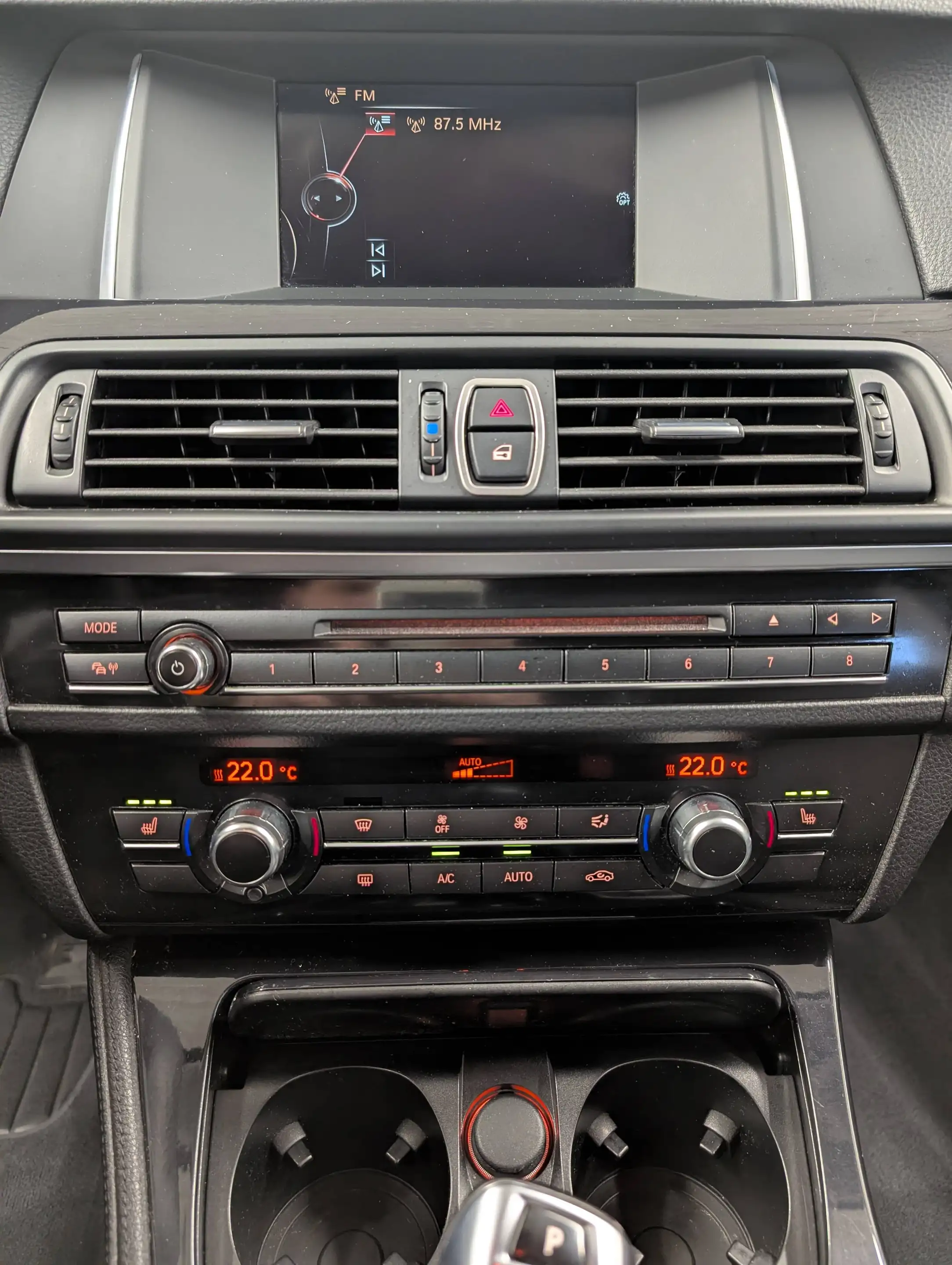 BMW 518 dA Berline **CUIR-FULL LED-NAVI-PARKING-ATTELAGE** — photo 12