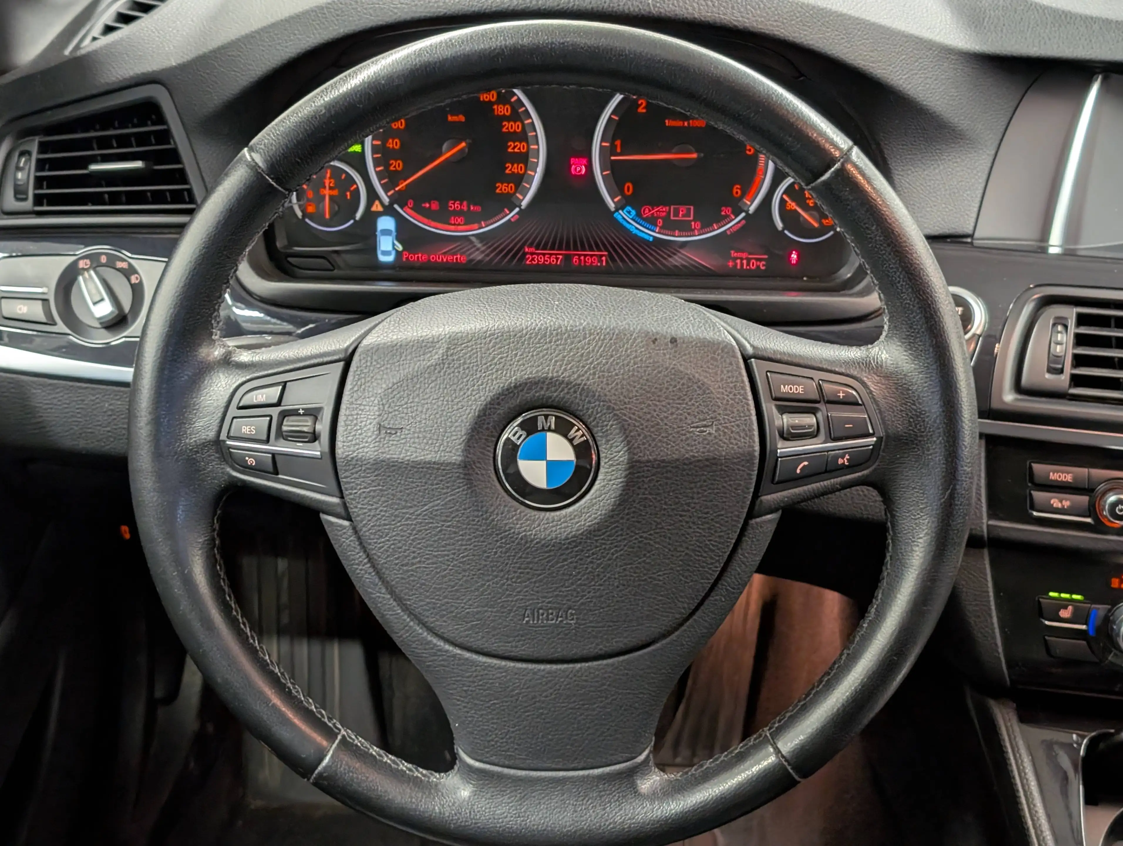 BMW 518 dA Berline **CUIR-FULL LED-NAVI-PARKING-ATTELAGE** — photo 9
