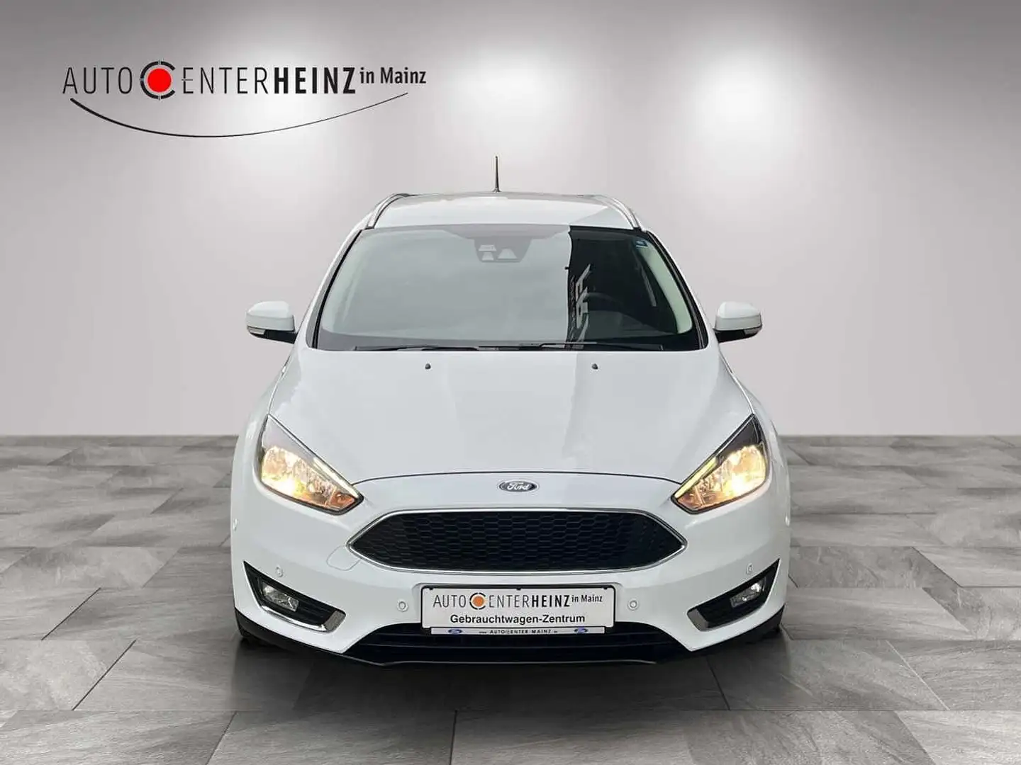 Ford Focus Titanium Blanc - 2