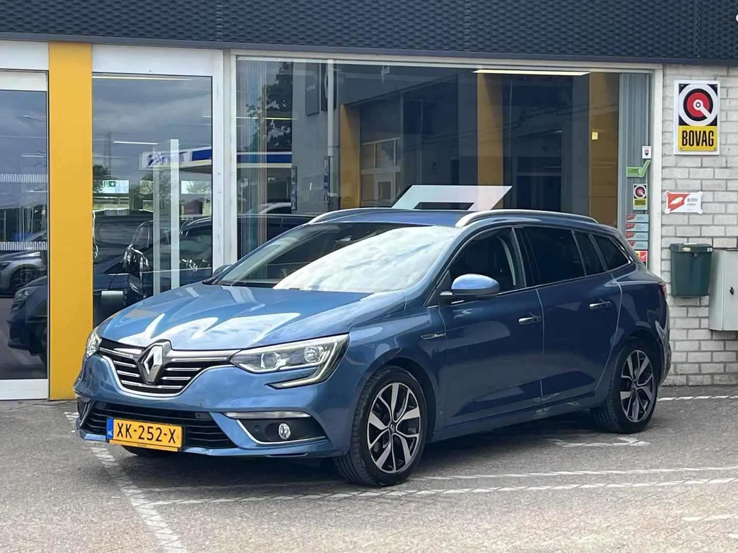 Renault Megane Estate 1.5 Blue dCi Bose | Trekhaak | Navigatie | Blauw - 2