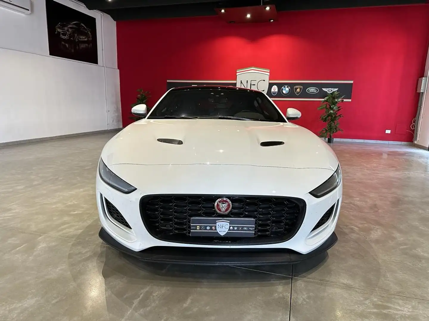Jaguar F-Type F-Type Coupe 2.0 i4 First Edition rwd 300cv auto White - 2