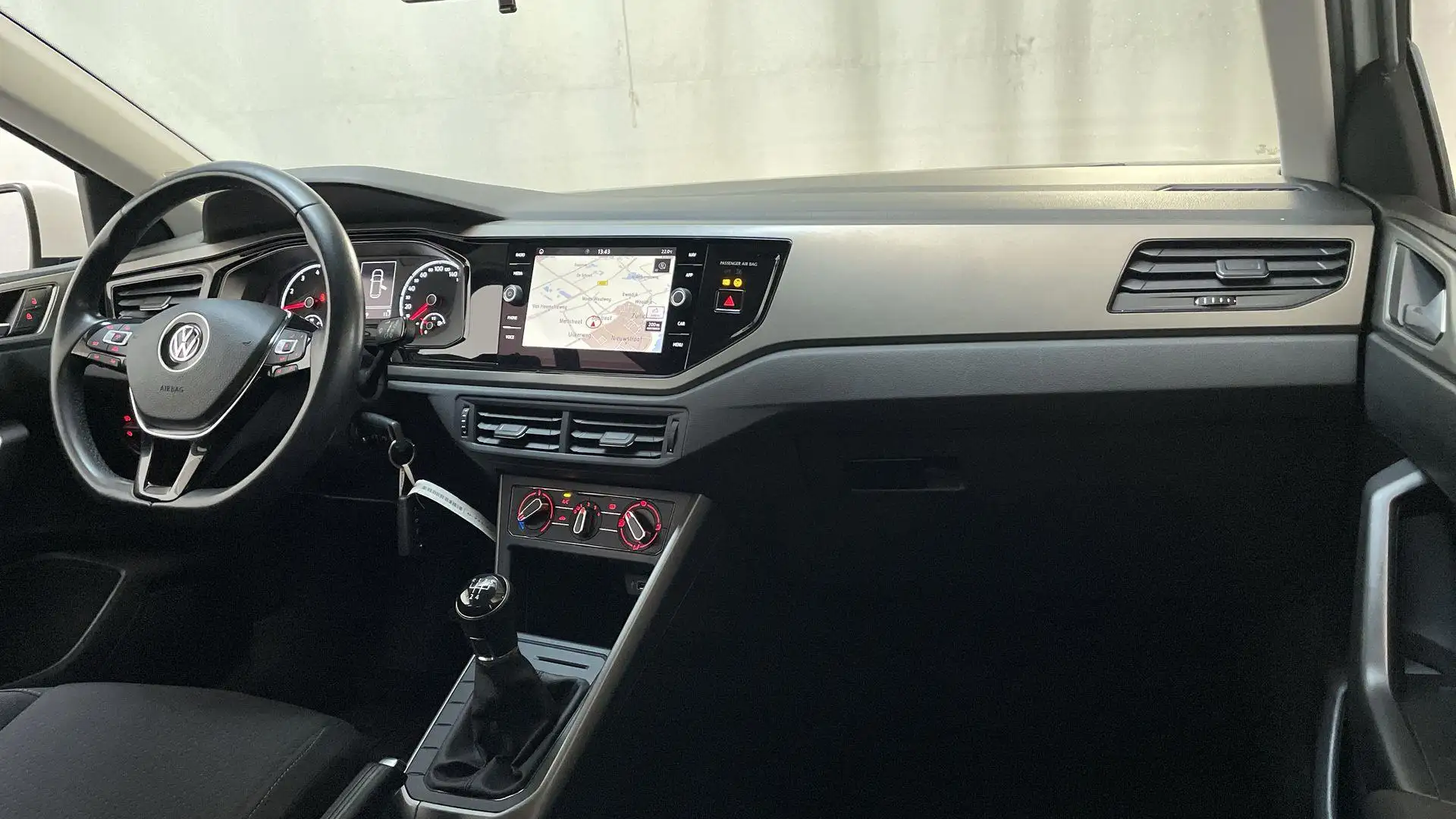 Volkswagen Polo 1.0 TSI Comfortline Navigatie DAB+ Airco App-Conne Wit - 2