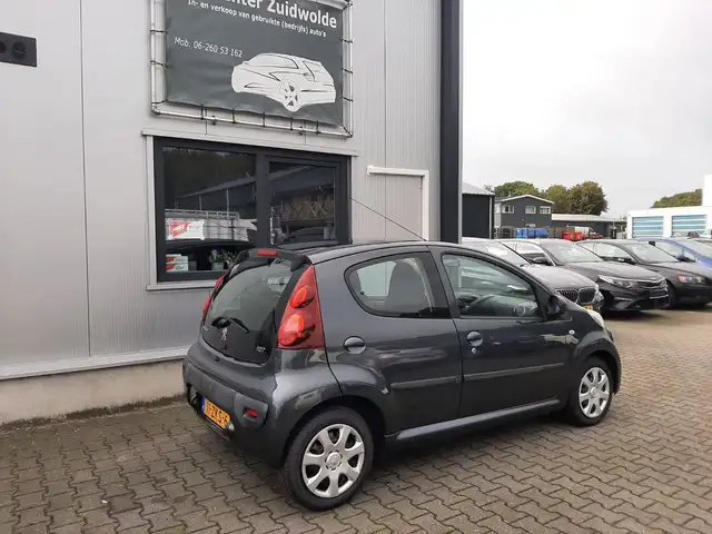 Peugeot 107 view 5