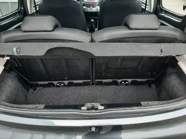 Peugeot 107 view 7