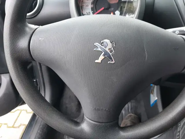 Peugeot 107 view 14