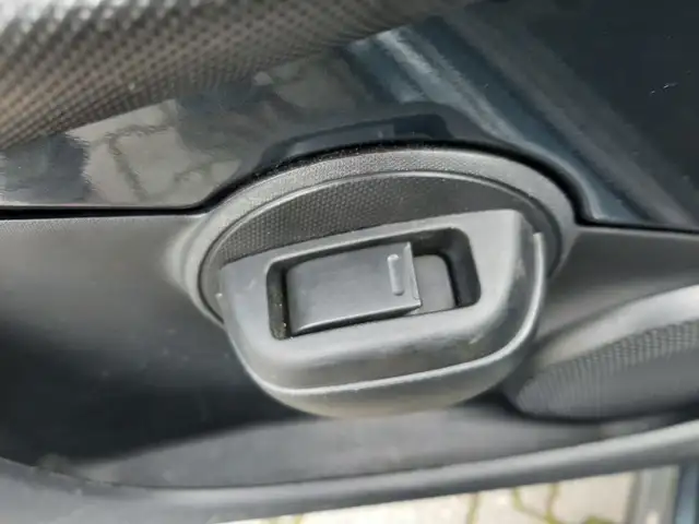 Peugeot 107 view 9