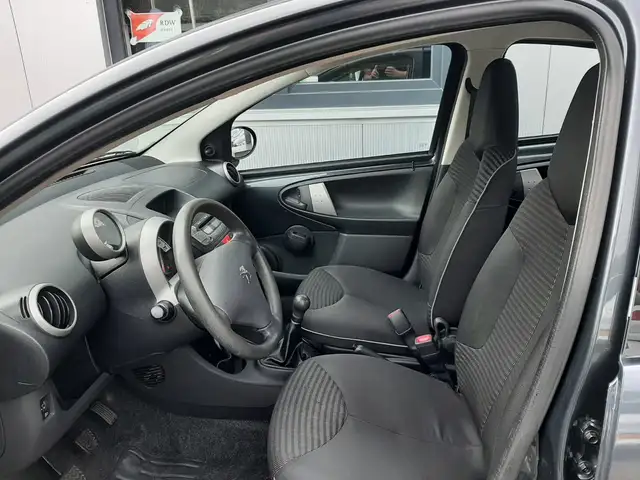 Peugeot 107 view 8