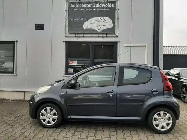 Peugeot 107 view 2