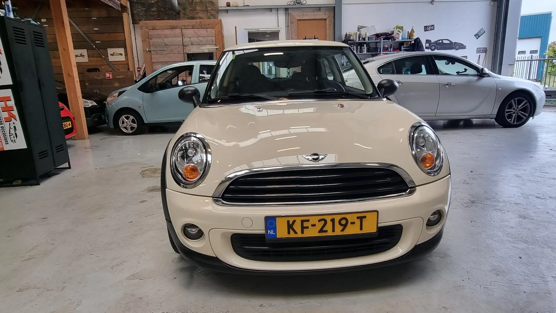 MINI One Mini 1.6 Salt 17" LMV, Airco, APK tm 4-3-2026, Wit - 2