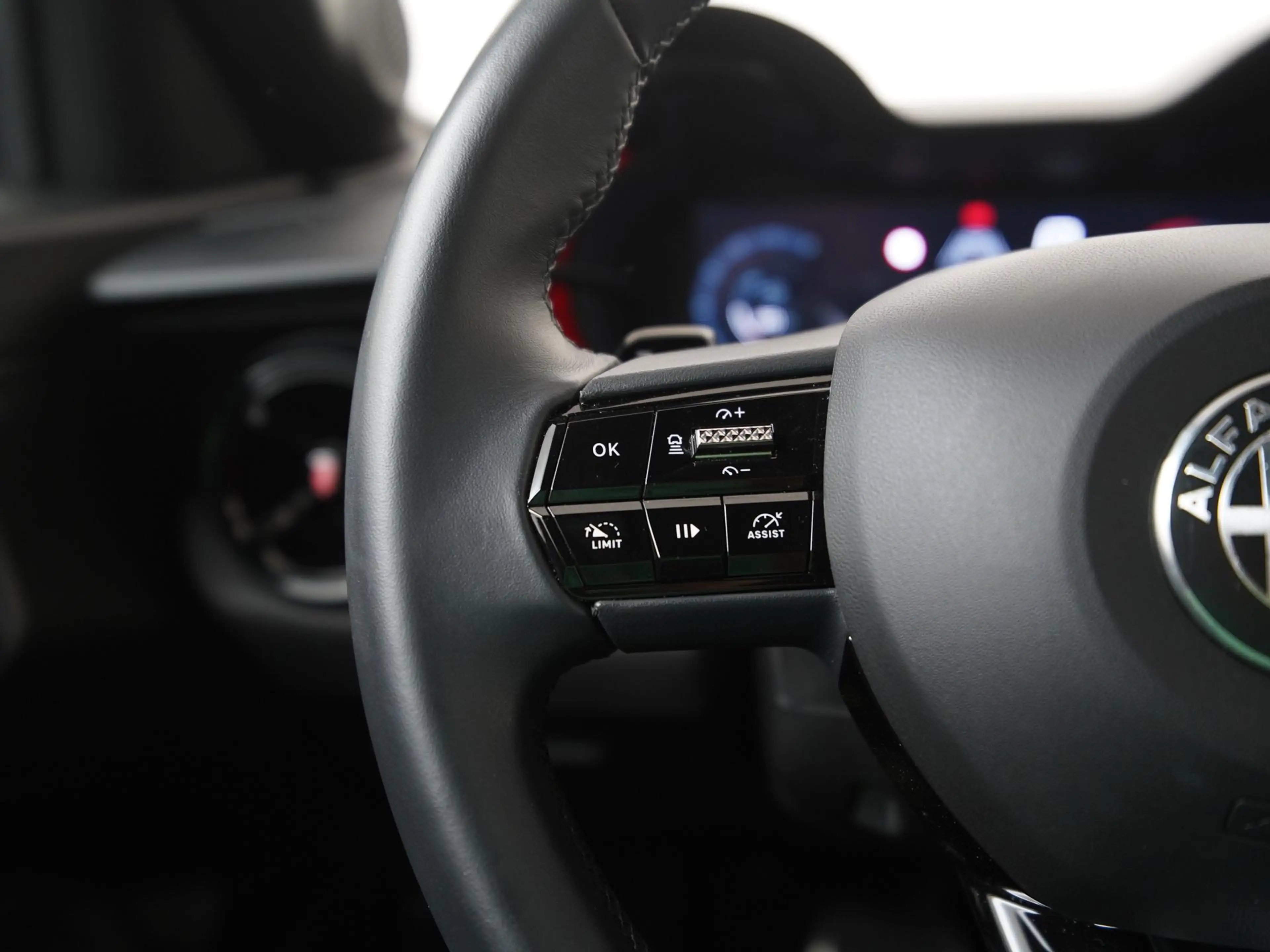 Alfa Romeo Junior 1.2 Turbo Hybrid Ibrida Speciale | Pack Techno | M — photo 7