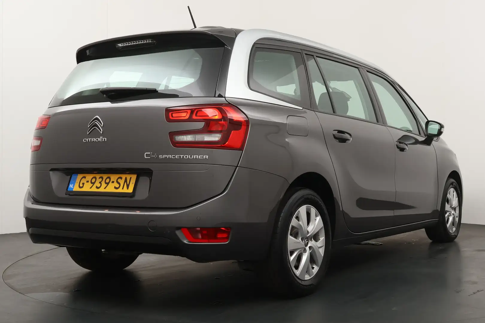 Citroen Grand C4 SpaceTourer BWJ 2019 1.2 131 PK Feel 7 PERS. / PANO. VOORRUIT Grijs - 2