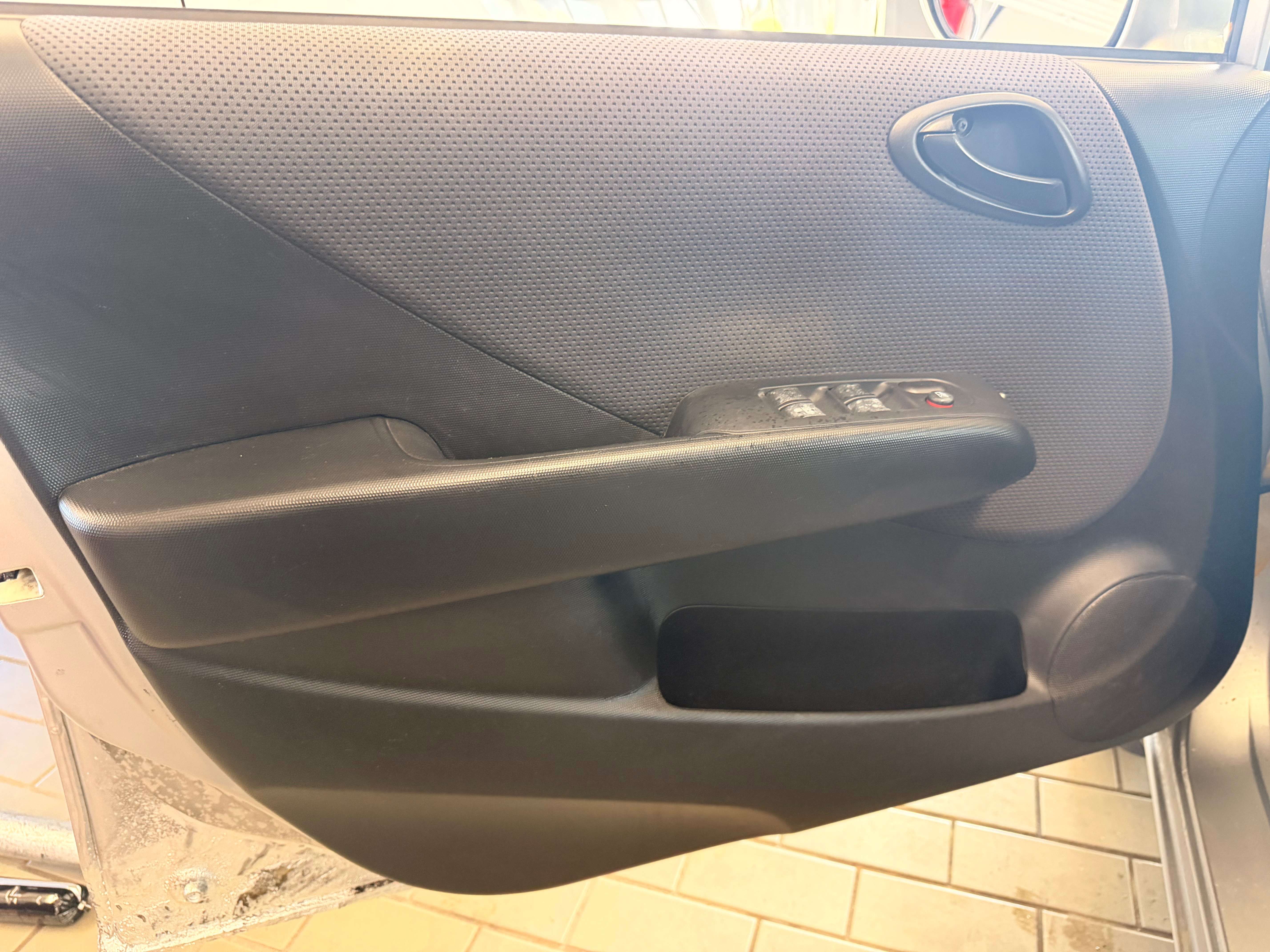 2007 Honda Fit DX - Image 13