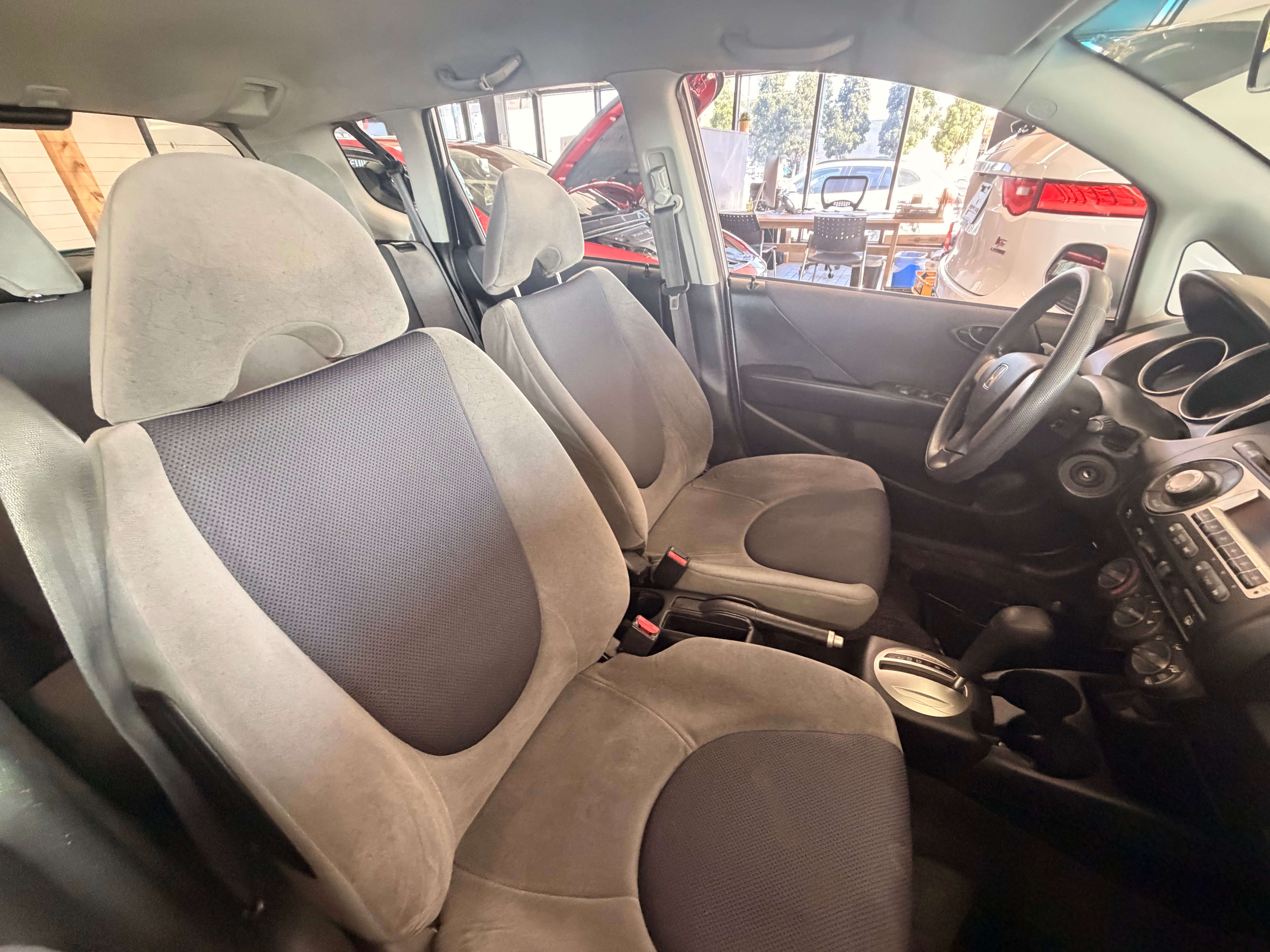 2007 Honda Fit DX - Image 9