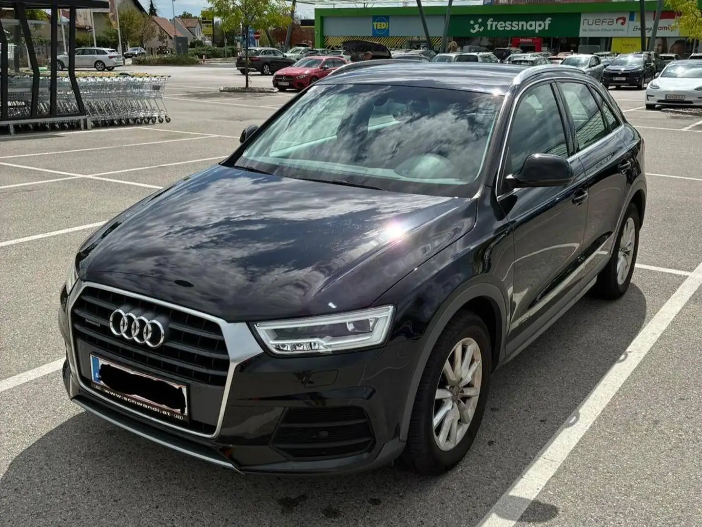 Audi Q3 Q3 2,0 TDI Intense quattro S-tronic Intense Schwarz - 1