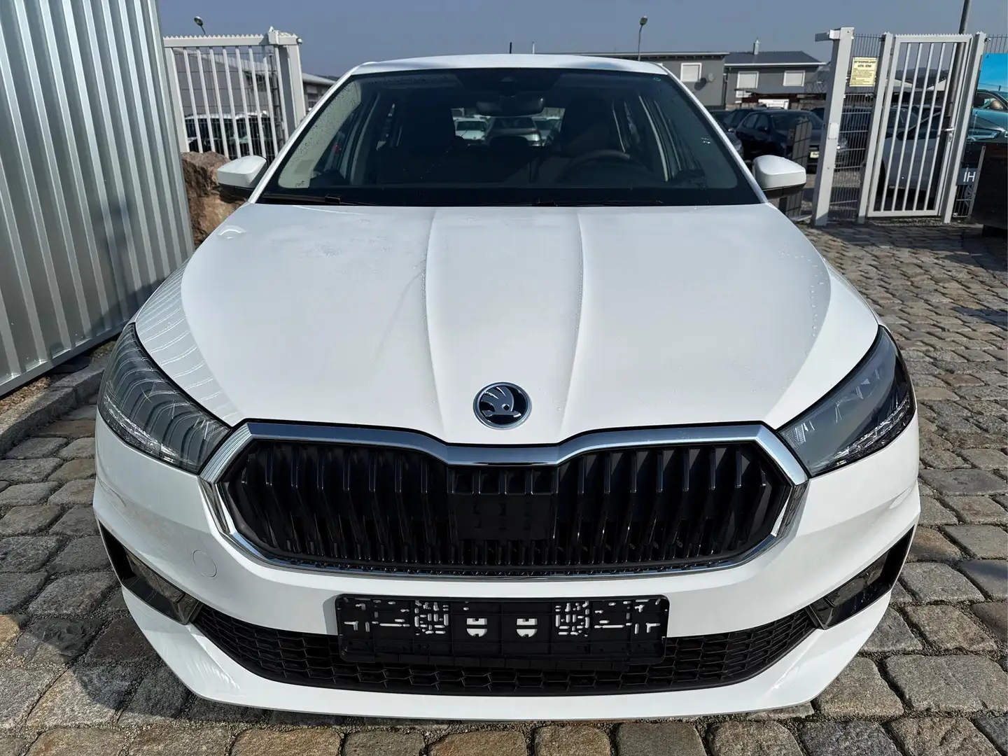 Skoda Fabia Sondermodell 130 Jahre Selection Plus 1.0 TSI 8... Weiß - 2