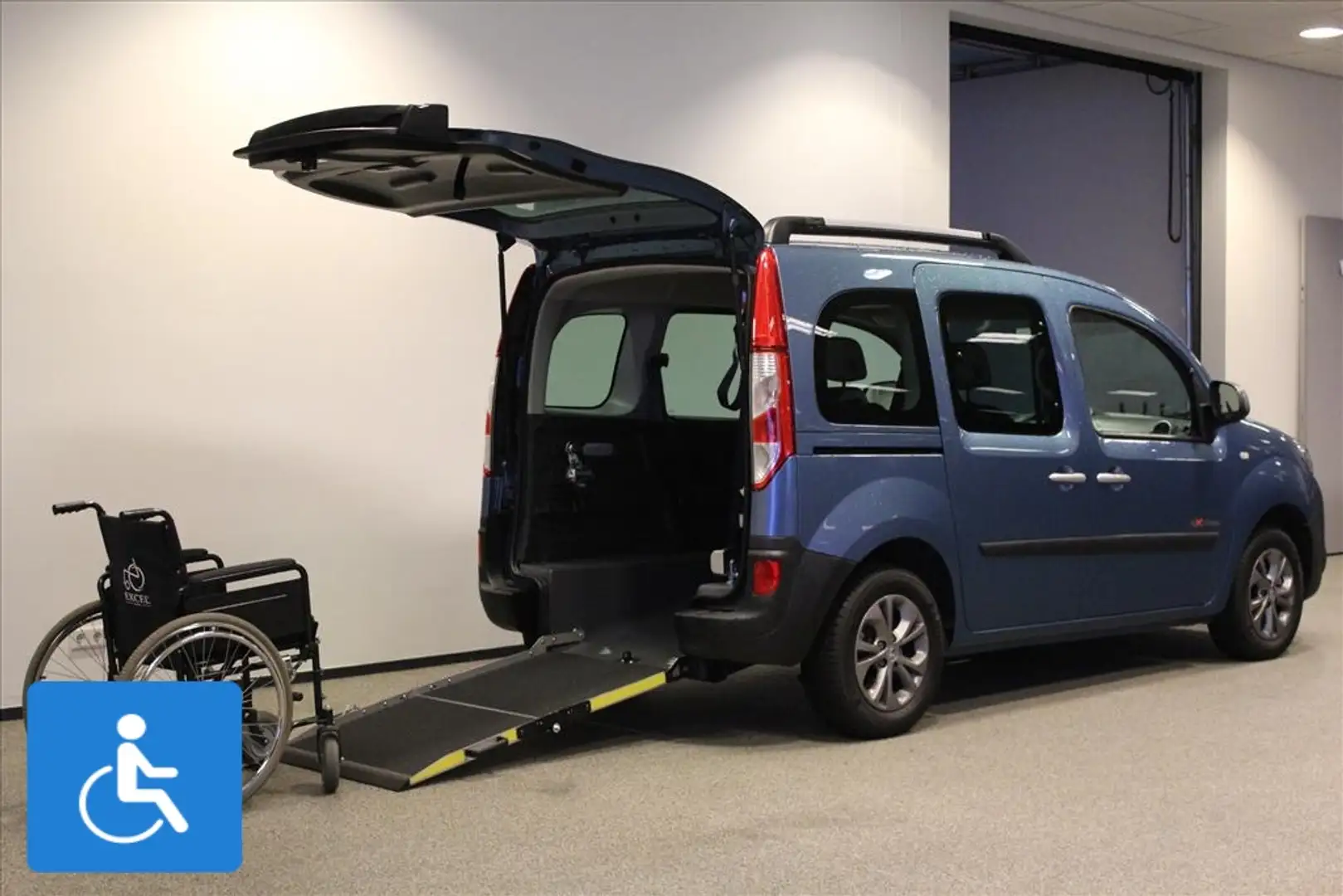 Renault Kangoo Rolstoelauto + draaistoel Turny EVO Blauw - 2