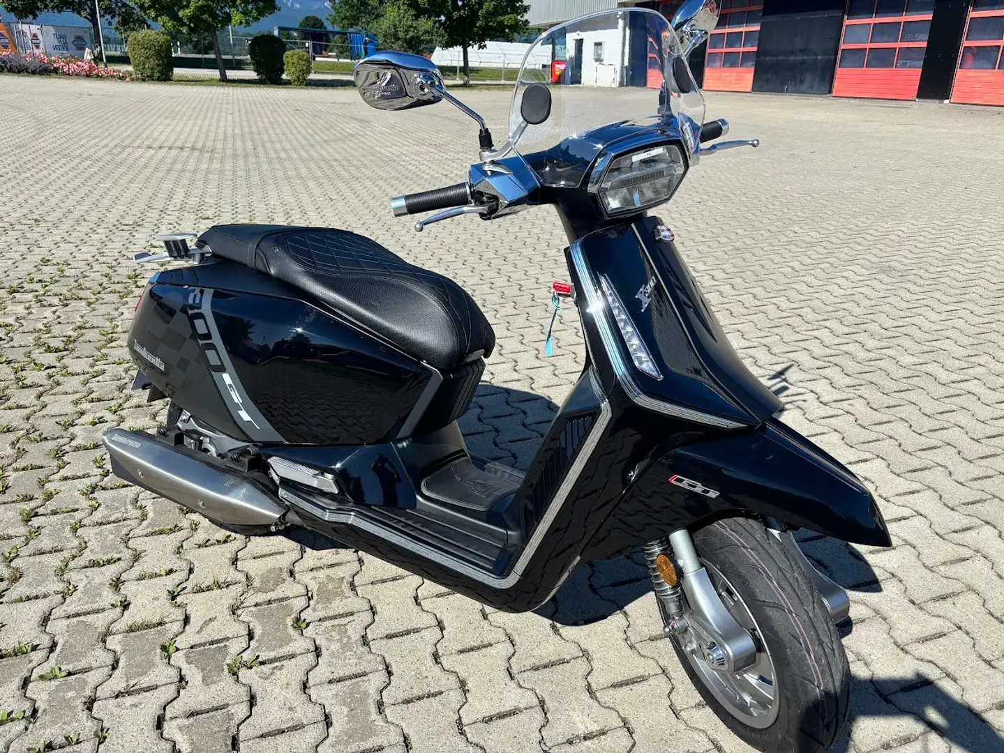 Lambretta X300 GT Neues Modell EORO 5+ Noir - 1