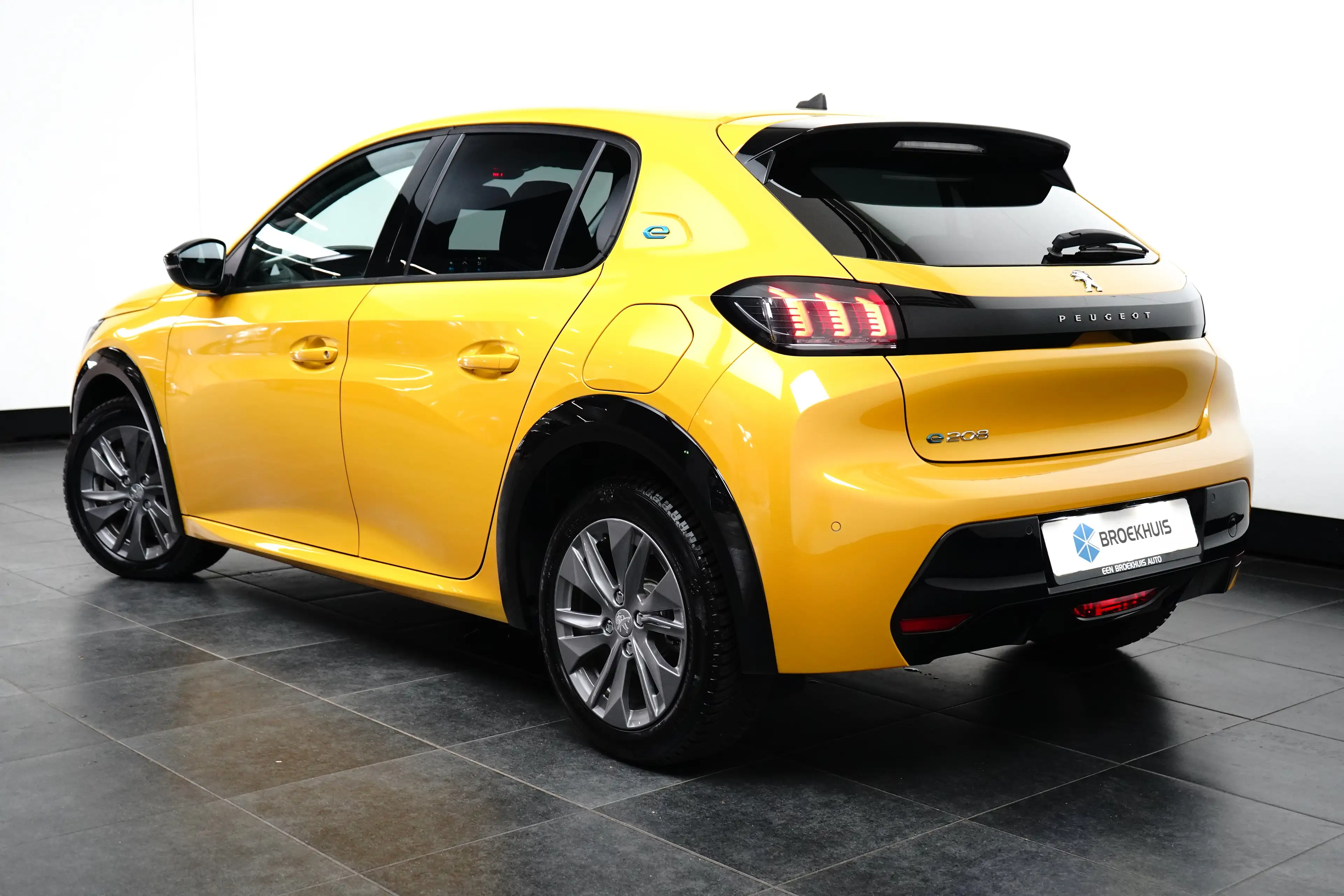 Peugeot e-208 EV Allure 50 kWh | Camera | Stoelverwarming | Park — photo 6