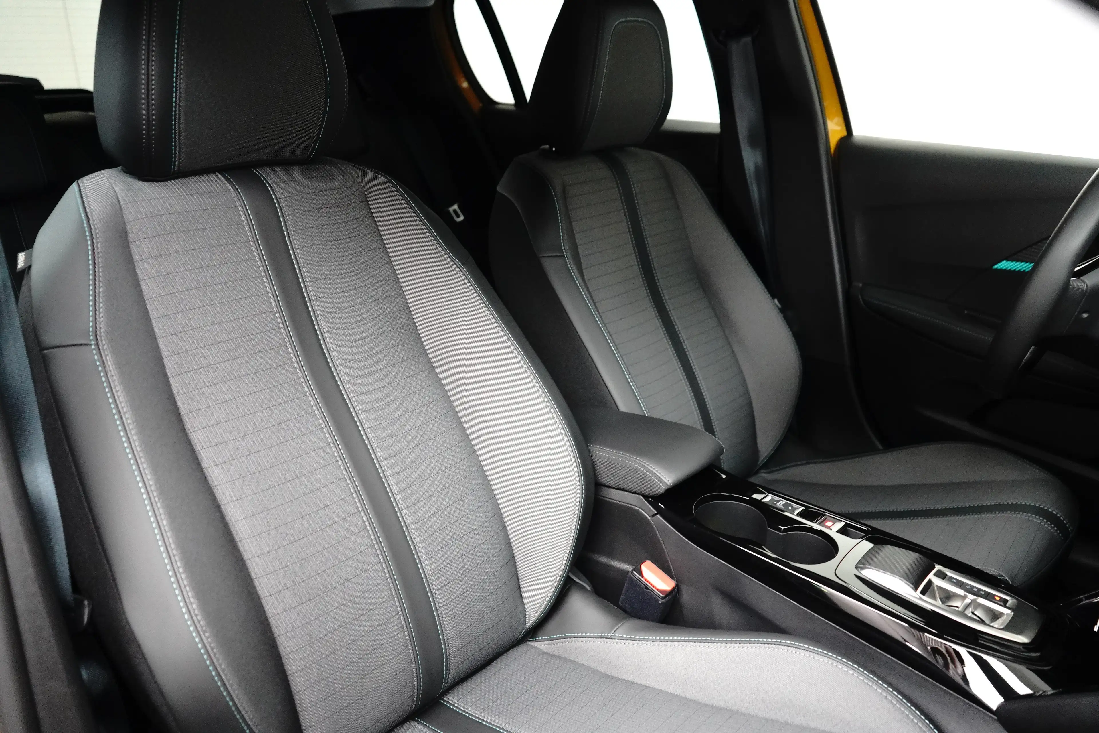 Peugeot e-208 EV Allure 50 kWh | Camera | Stoelverwarming | Park — photo 7