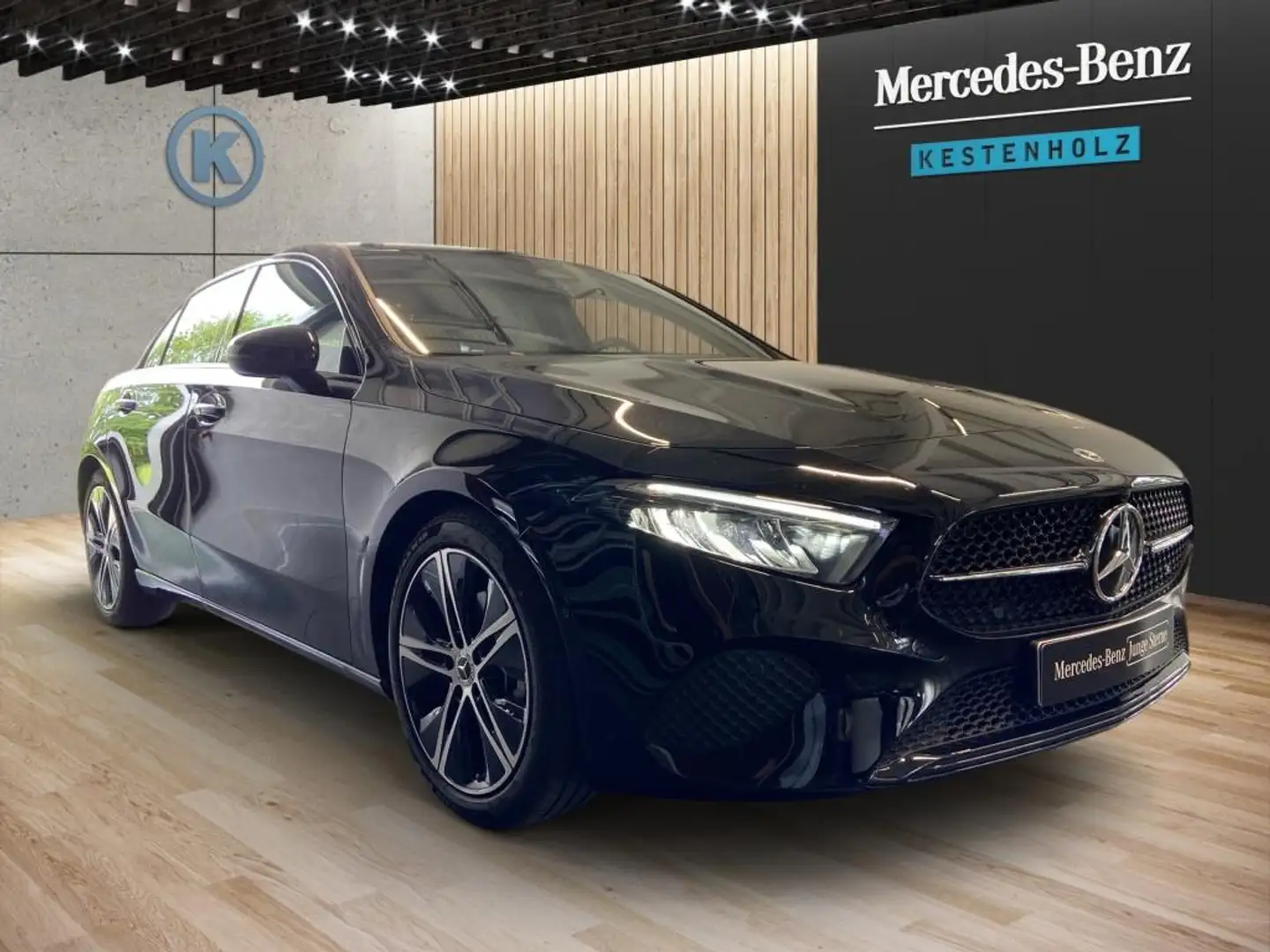 Mercedes-Benz A 180 LED*NIGHT*KAMERA*DISTRONIC*SITZHEIZUNG*NAV Schwarz - 2