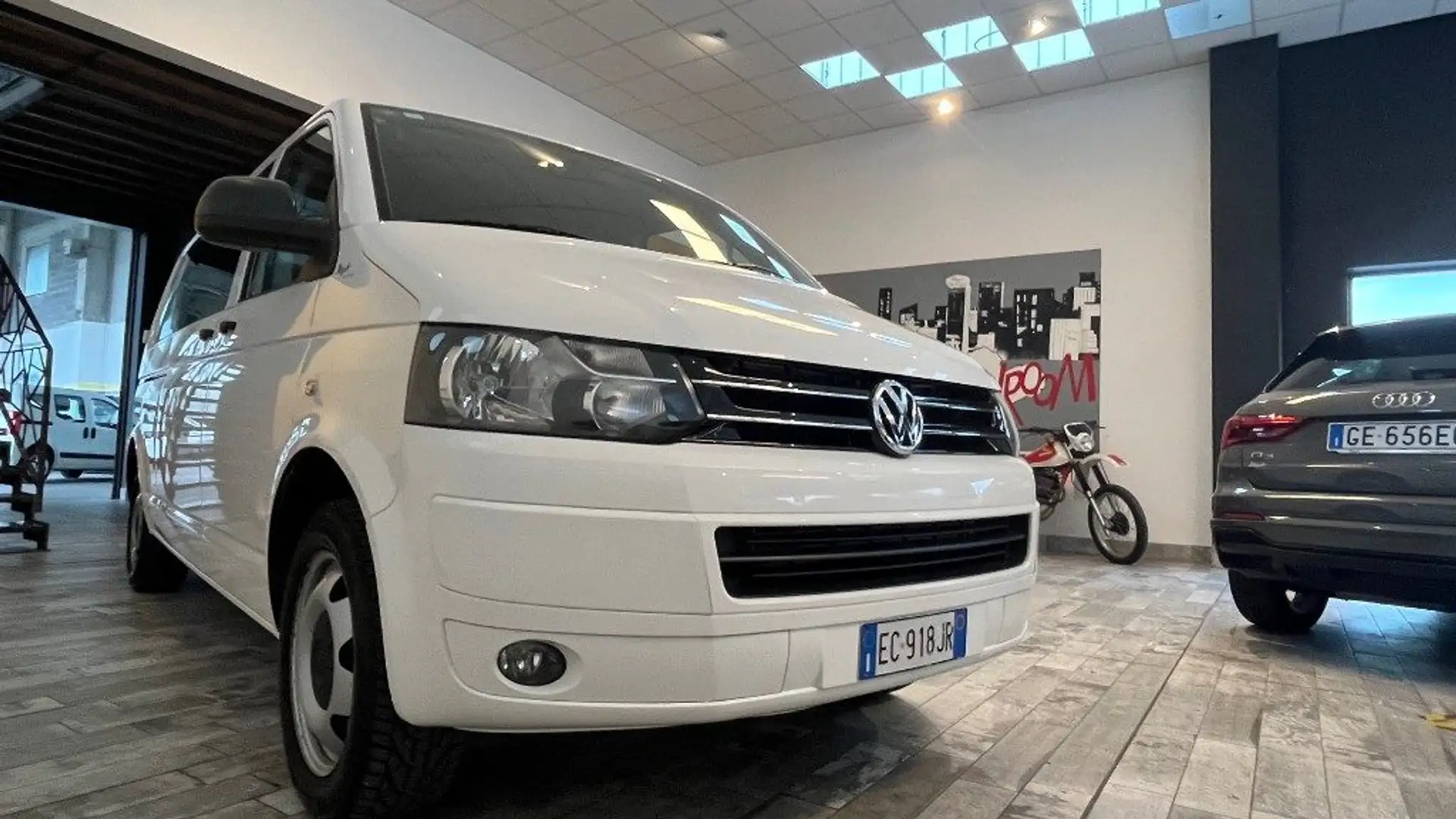 Volkswagen T5 Multivan 2.0 BiTDI 180CV DSG PL Comfortline N1 AUTOC. Alb - 1