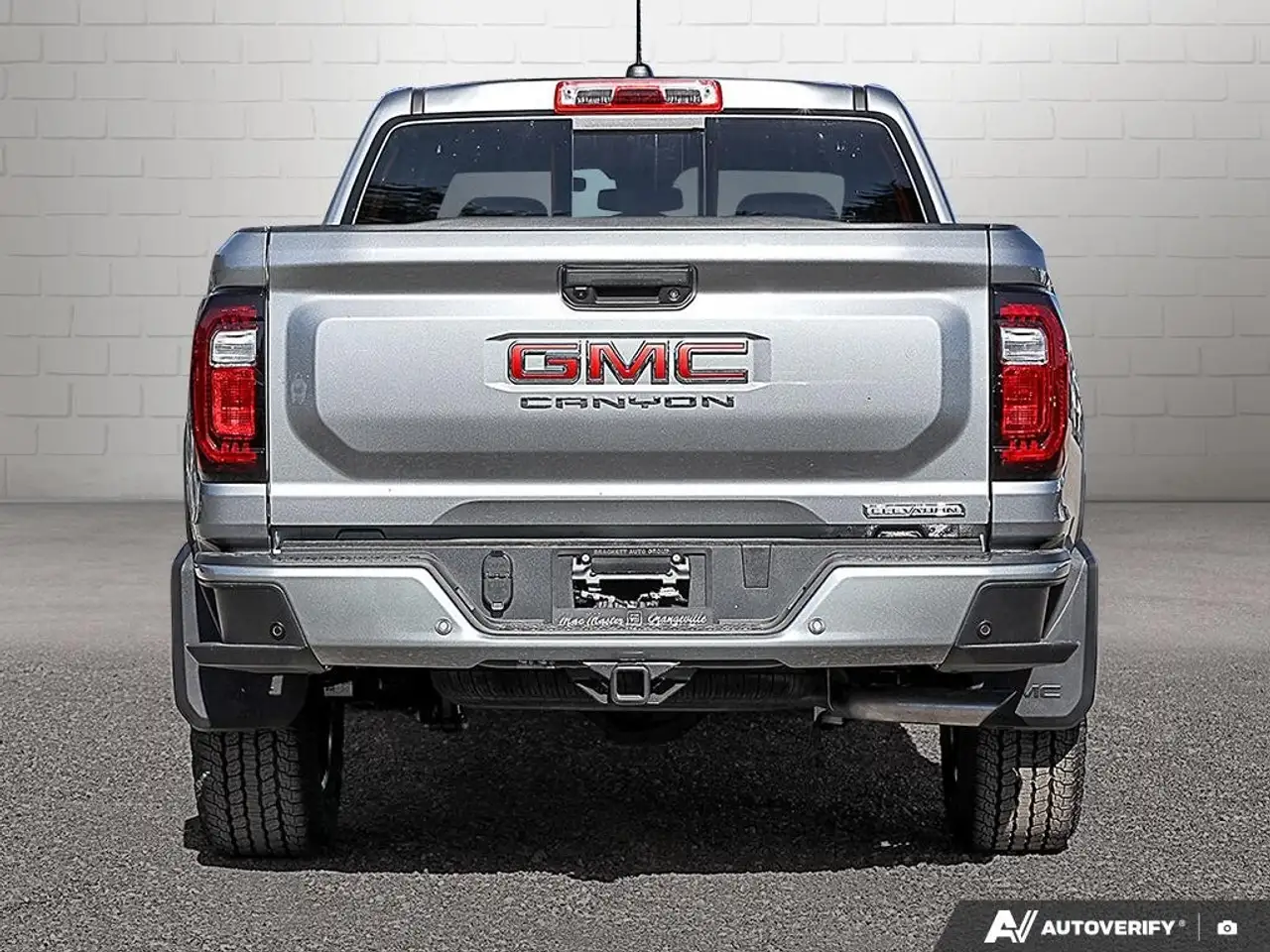 GMC Canyon снимка GMC Canyon