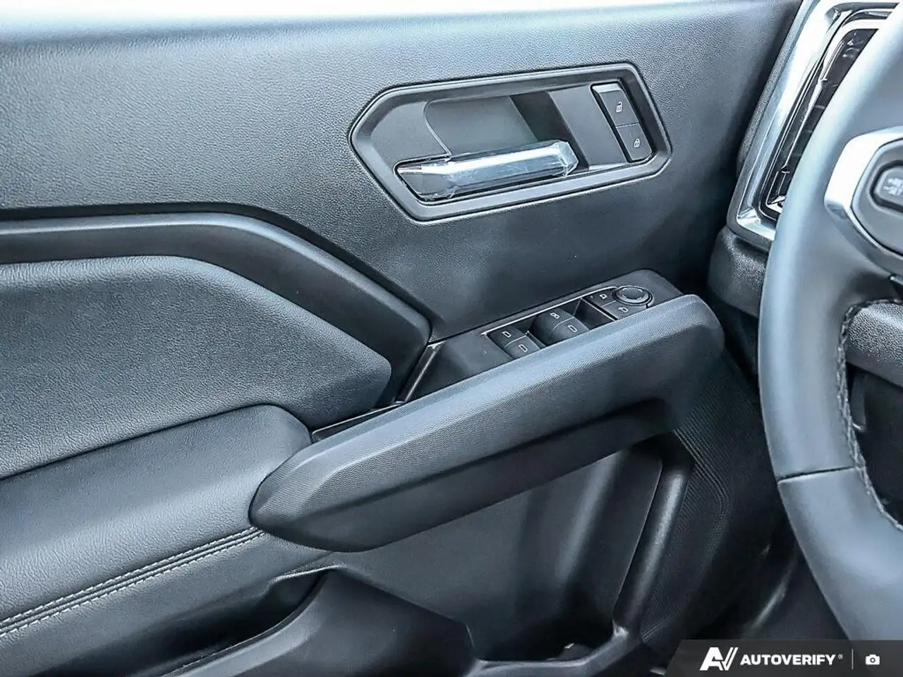 GMC Canyon снимка GMC Canyon