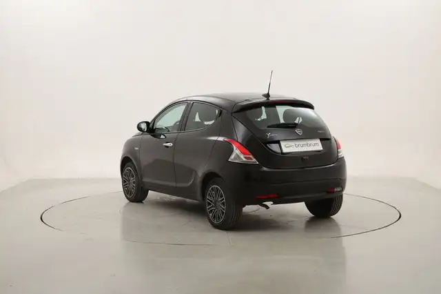 Lancia Ypsilon view 3