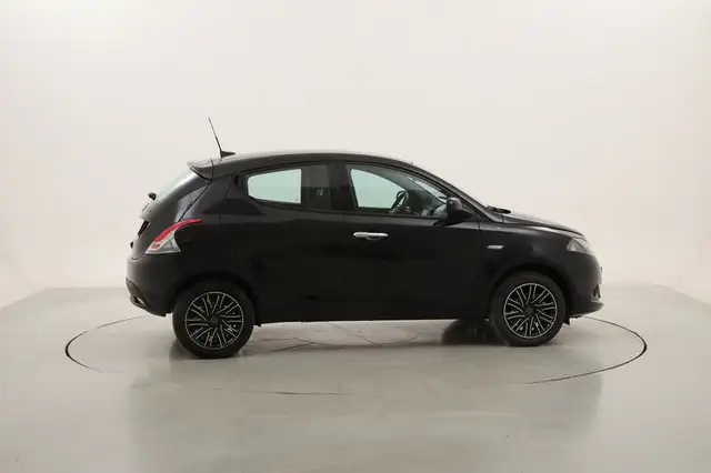 Lancia Ypsilon view 6