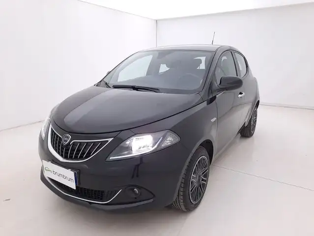 Lancia Ypsilon view 9