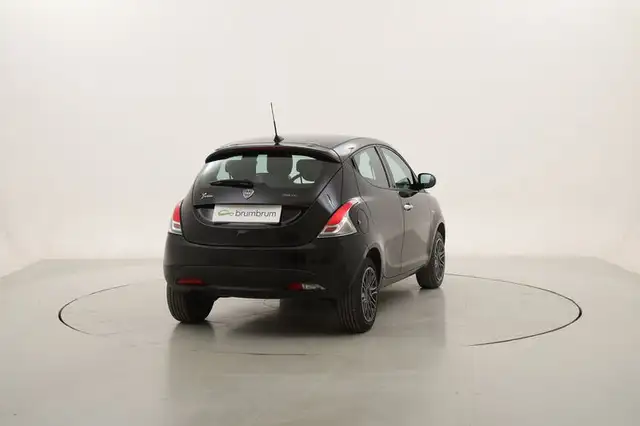 Lancia Ypsilon view 5
