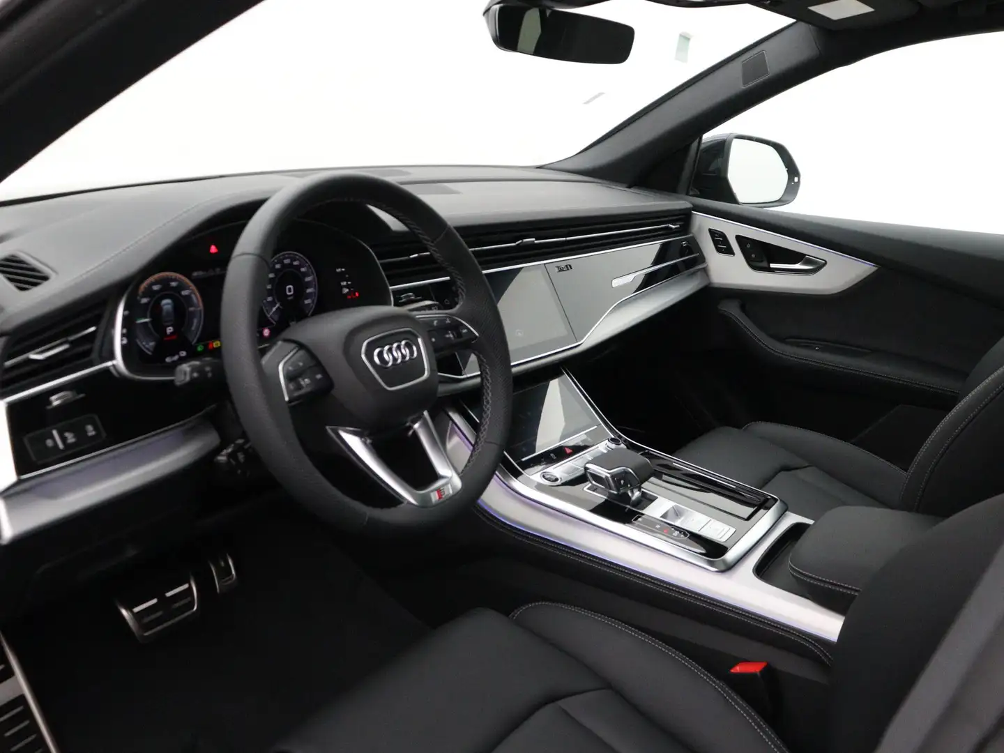 Audi Q8 Pro Line S 55 TFSI e 290 kW / 394 PK Zwart - 2