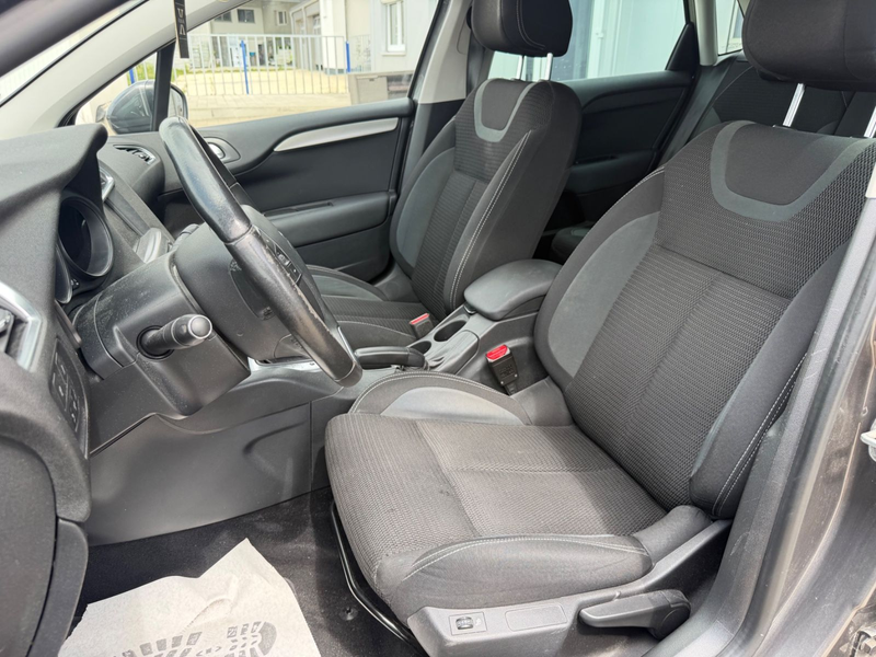 Citroen C4 Lim. Selection 1.6 Blue-HDi Automatik Navi — photo 13