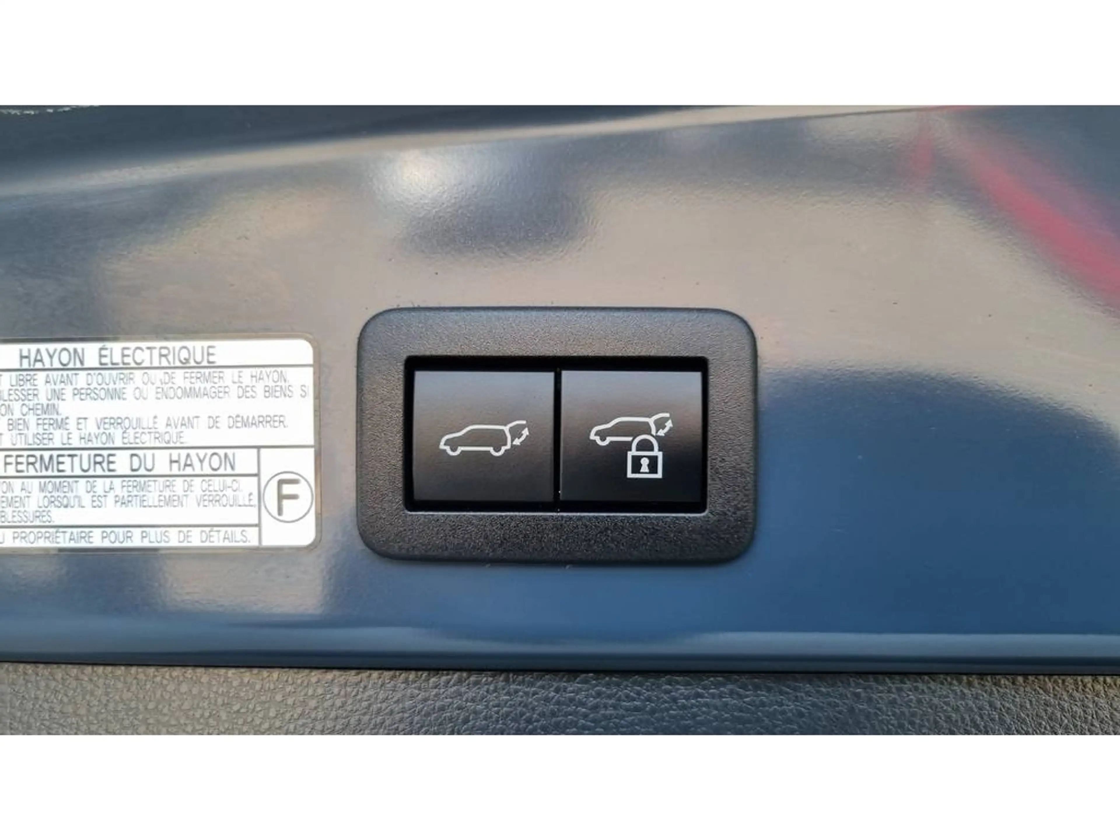 Toyota Corolla Cross Hybrid 140 Dynamic — photo 26