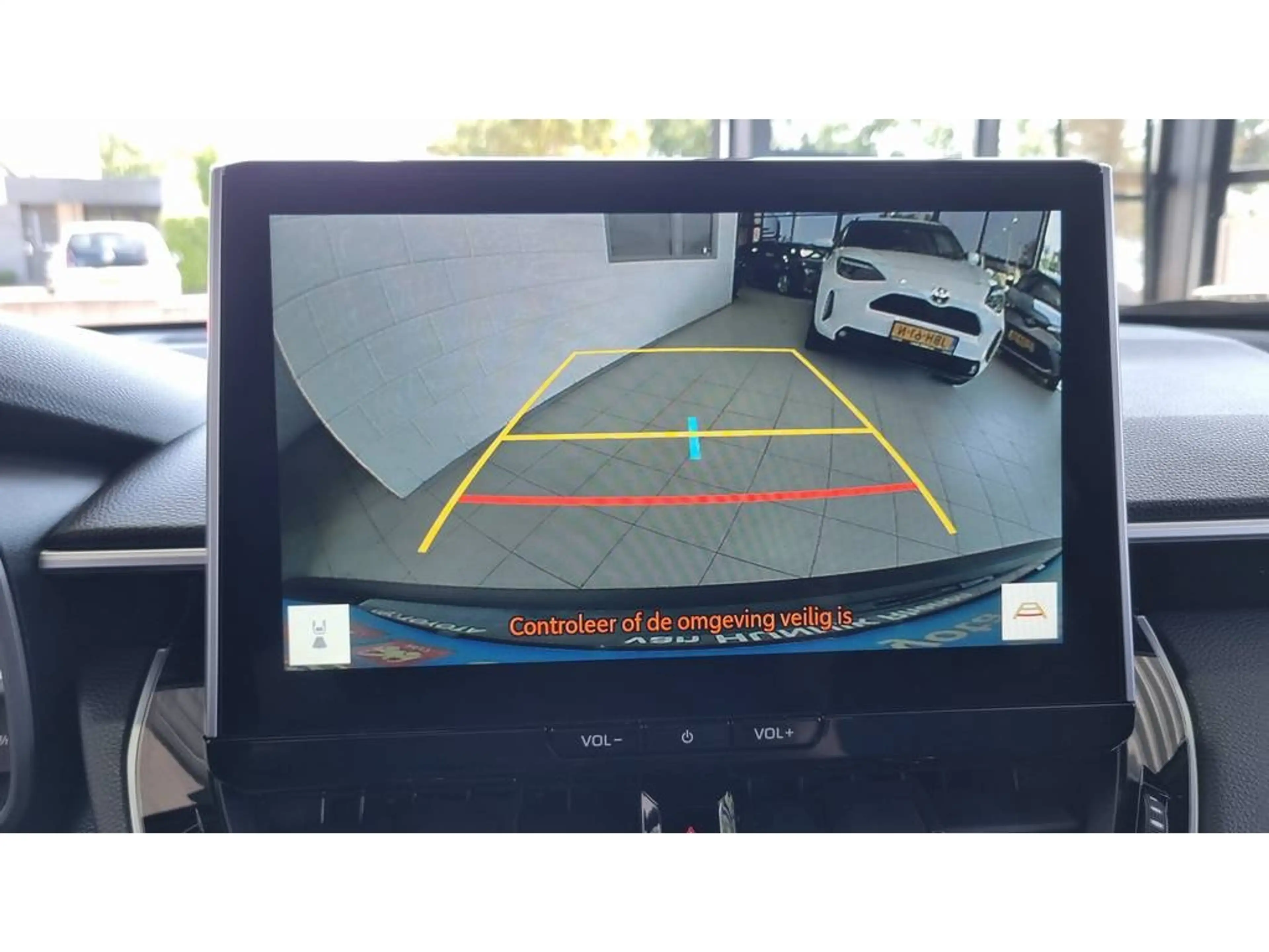 Toyota Corolla Cross Hybrid 140 Dynamic — photo 18