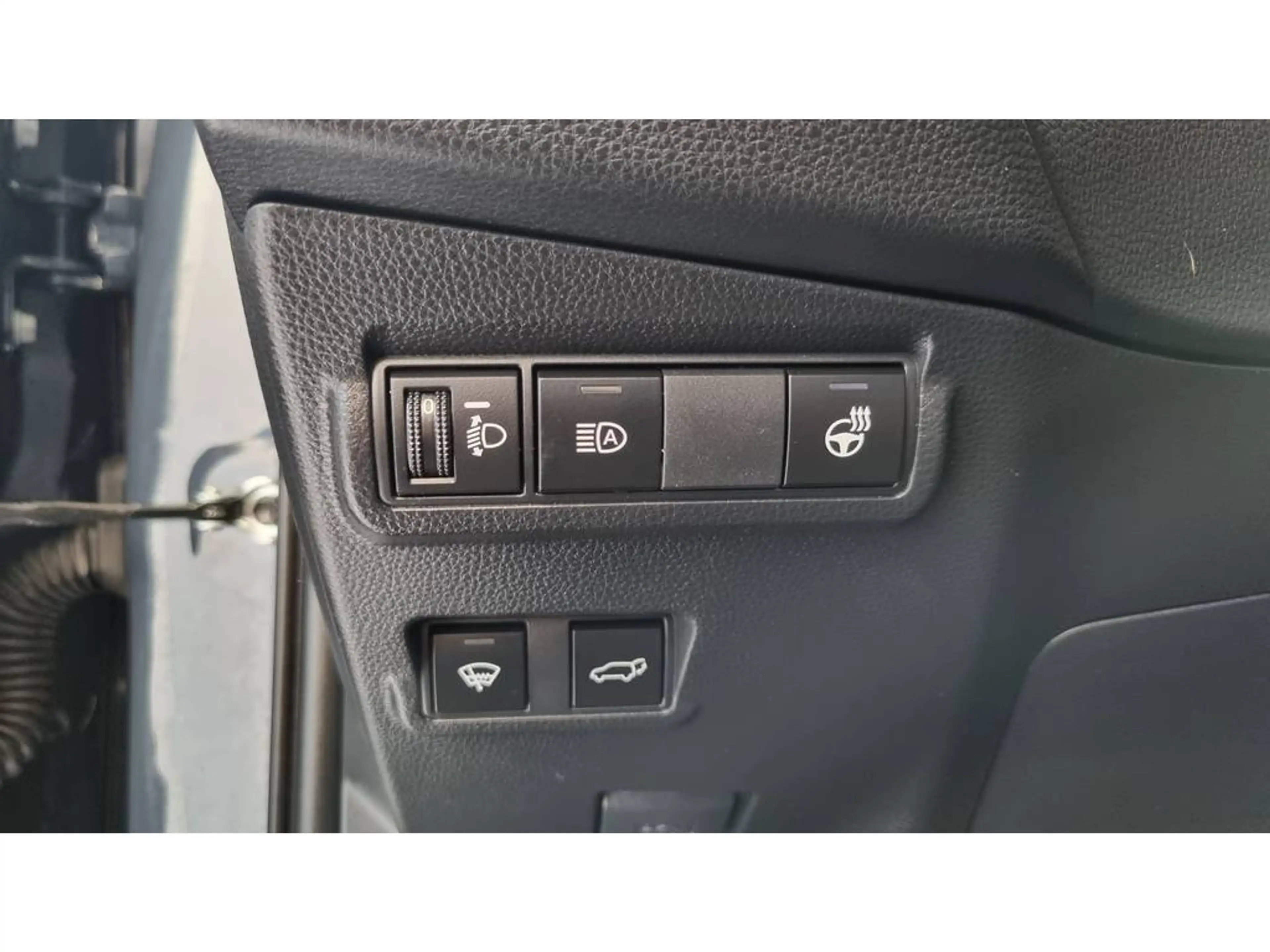 Toyota Corolla Cross Hybrid 140 Dynamic — photo 12