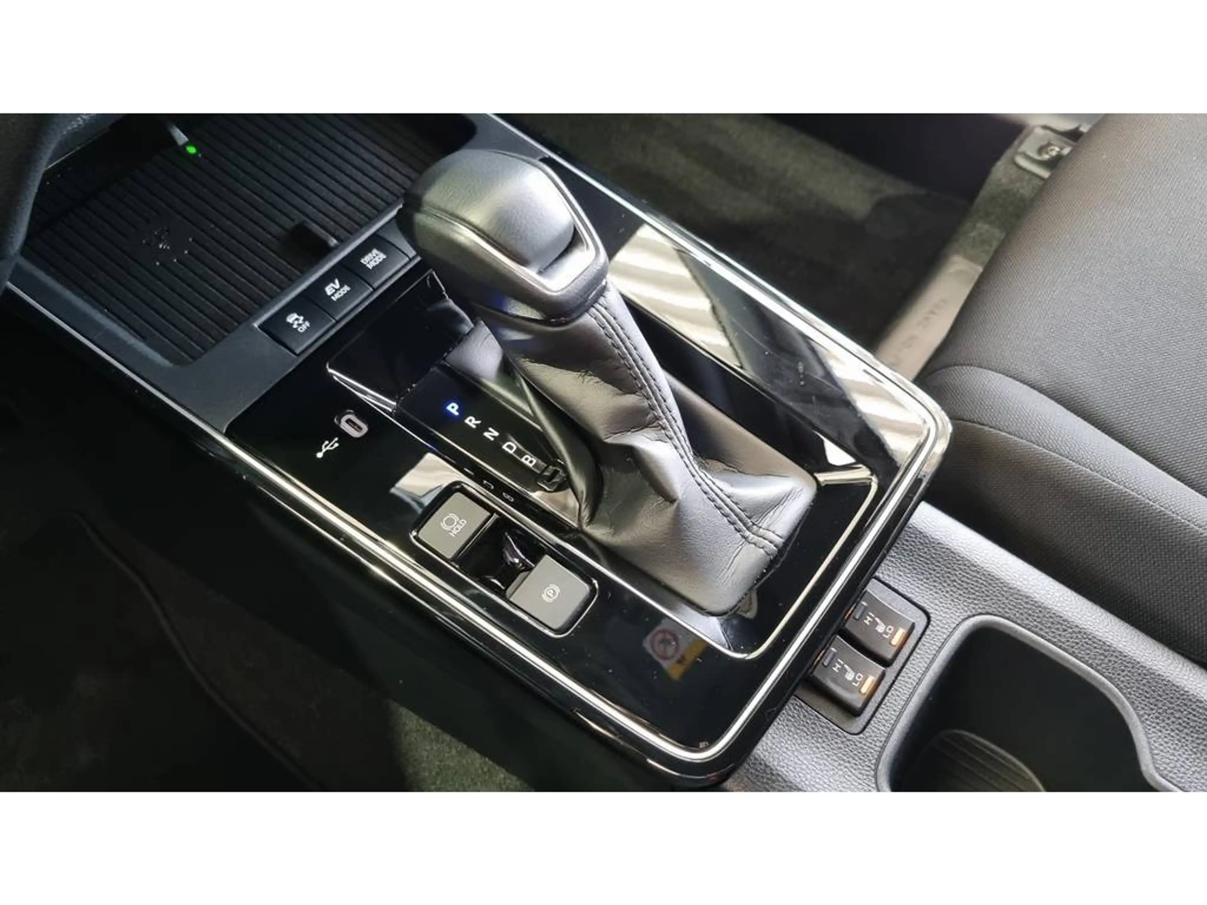 Toyota Corolla Cross Hybrid 140 Dynamic — photo 21