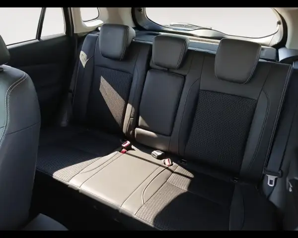 Suzuki S-Cross view 13