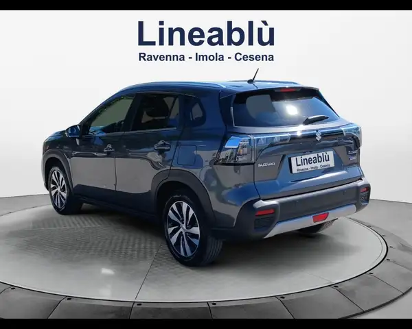 Suzuki S-Cross view 3