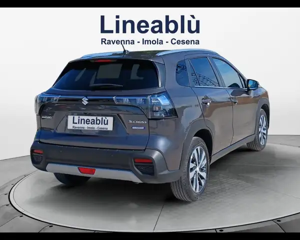 Suzuki S-Cross view 5
