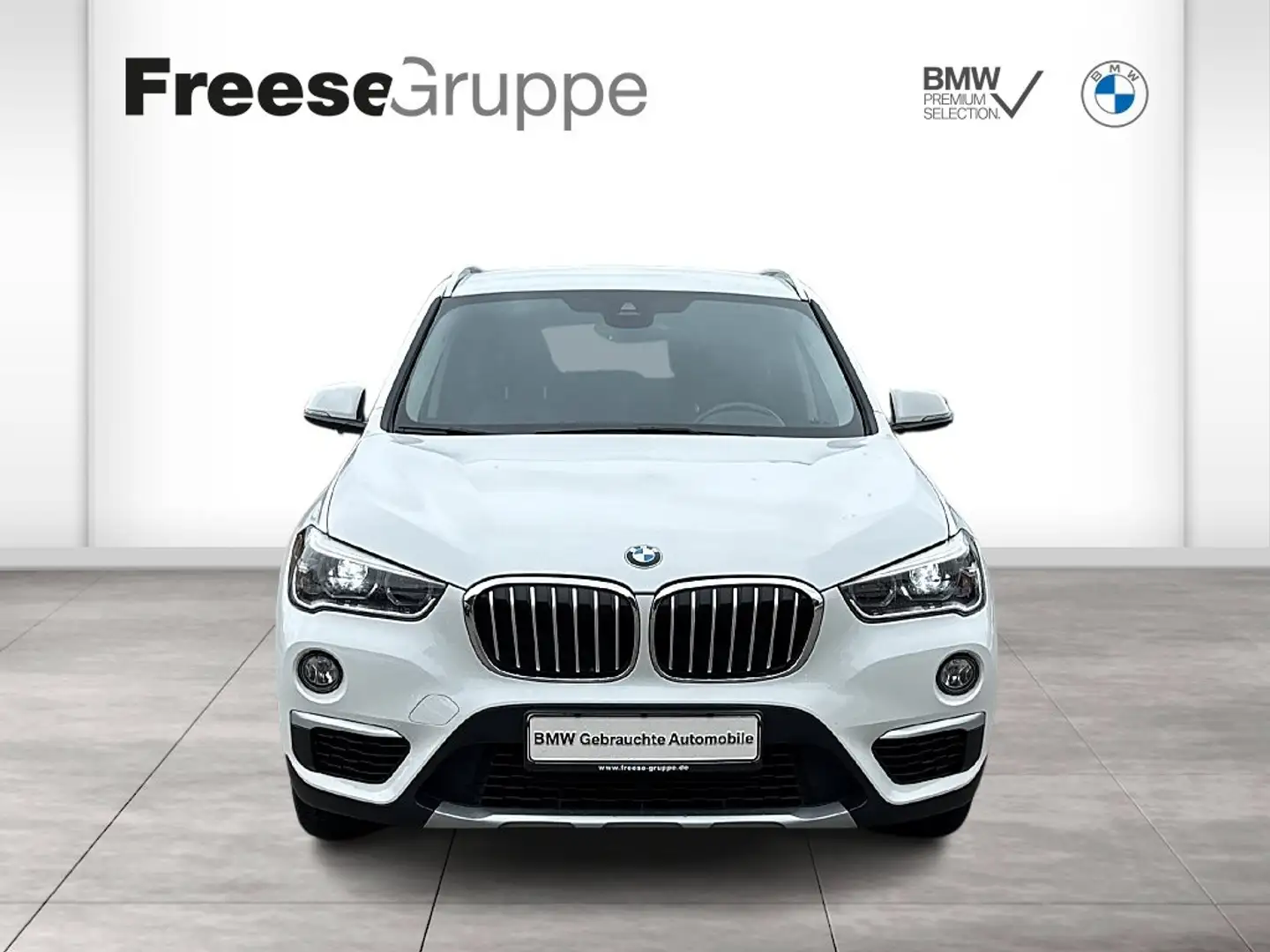BMW X1 sDrive18i  xLine LED Navi Tempomat AHK schw. Wit - 2