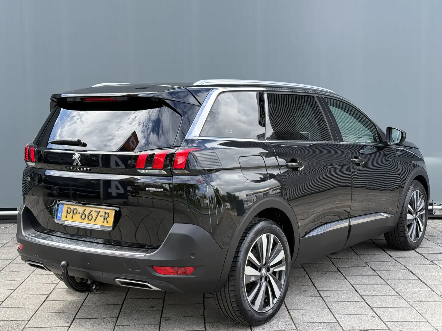Peugeot 5008 BWJ 2017 | 1.2PT 131PK GT-Line | NWE APK | PANO DA Zwart - 2