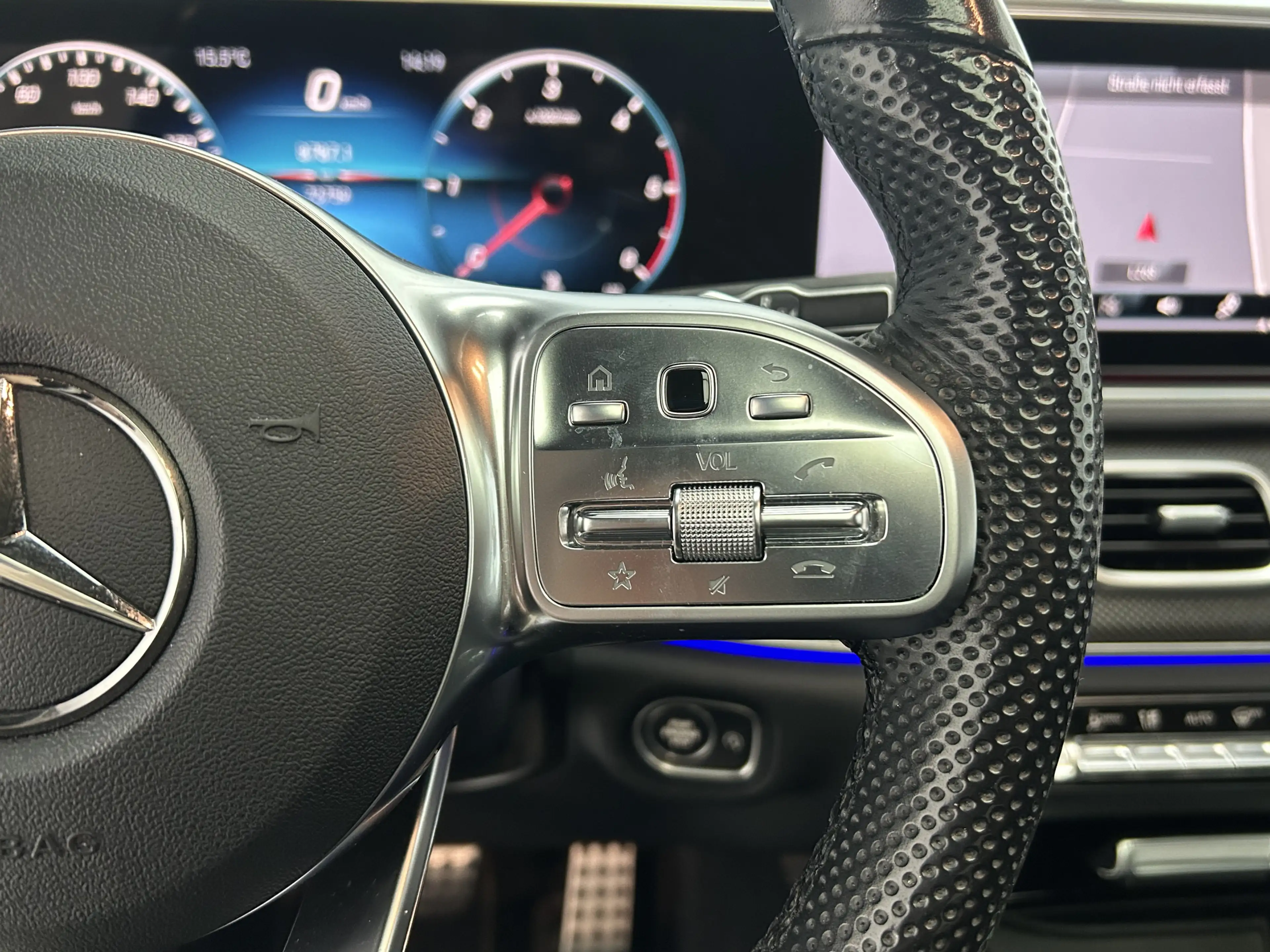 Mercedes-Benz GLE 400 d 4M AMG-Line Pano Widescreen Burmester — photo 13
