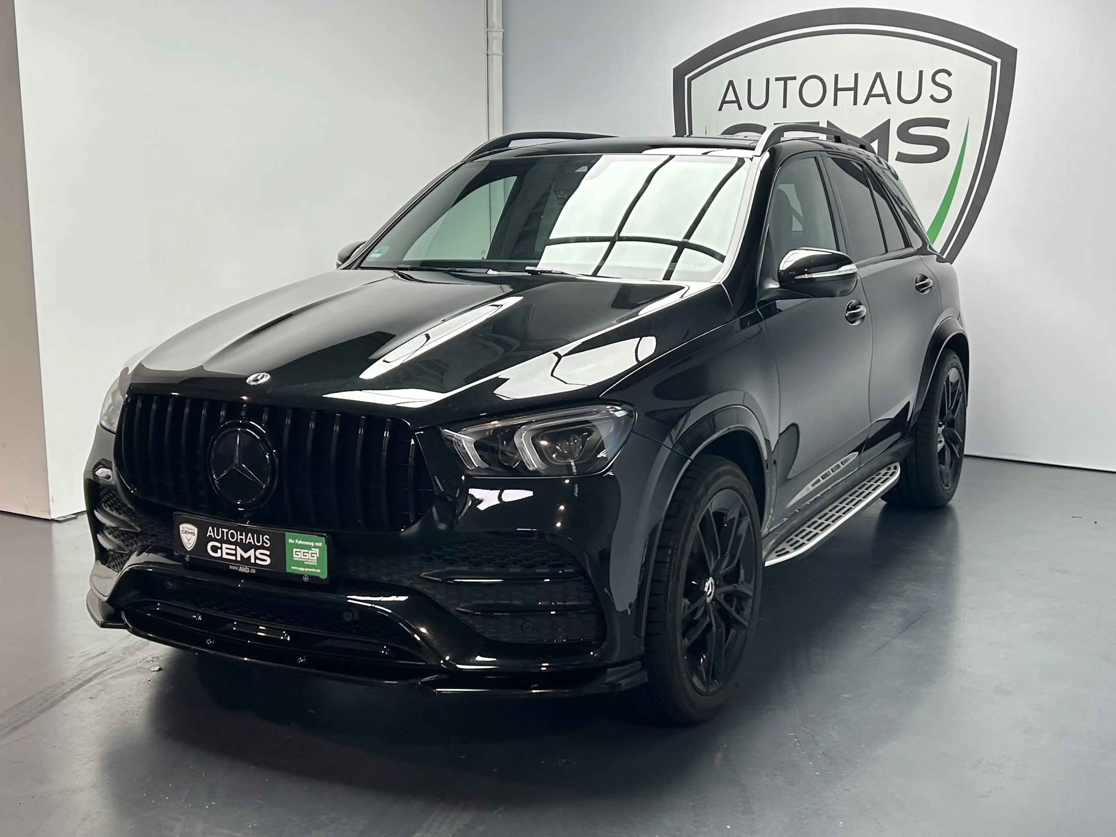 Mercedes-Benz GLE 400 d 4M AMG-Line Pano Widescreen Burmester — photo 3